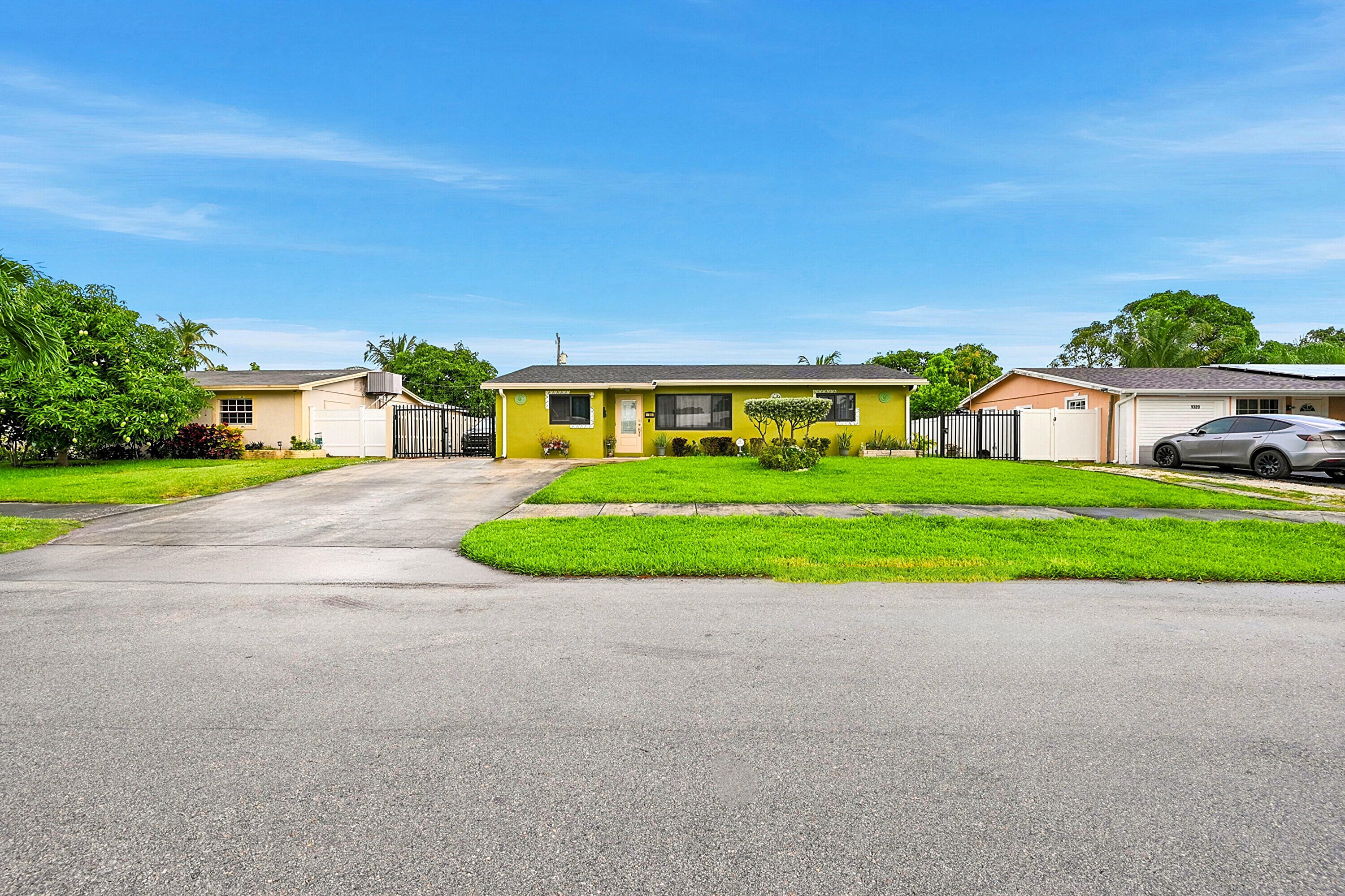 NORTH BROWARD HIGHLANDS SEC 4 - Residential