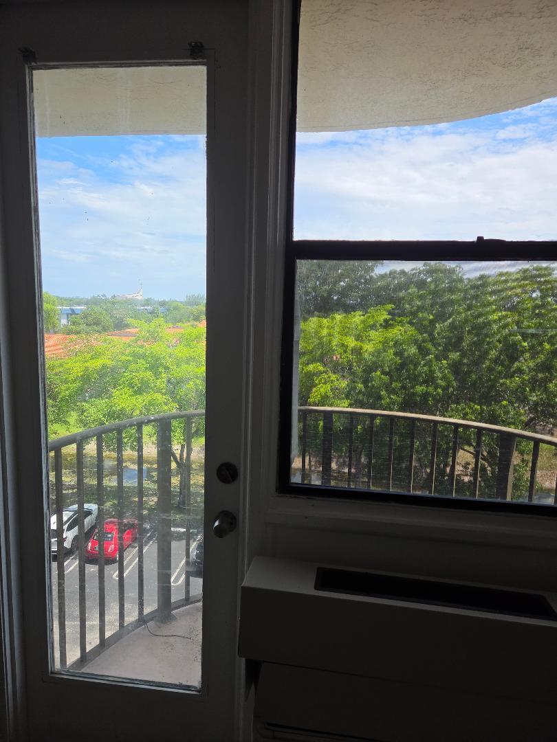 CORAL SPRINGS TOWER CLUB II - Residential Lease