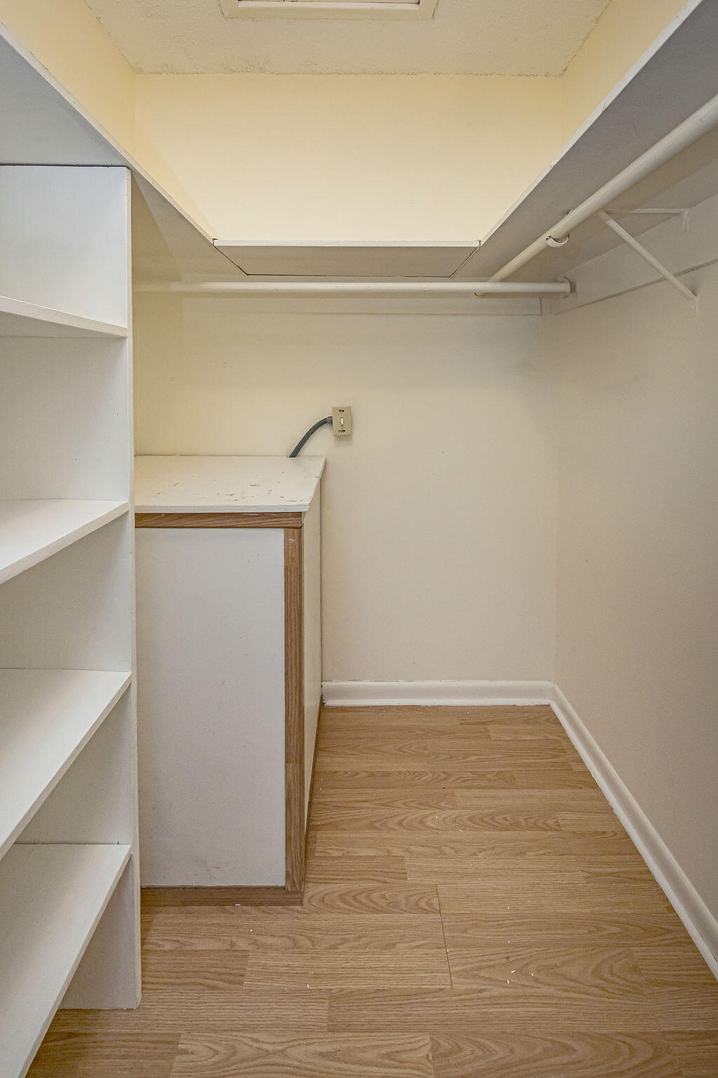 FOUR PALMS APTS CONDO - Residential