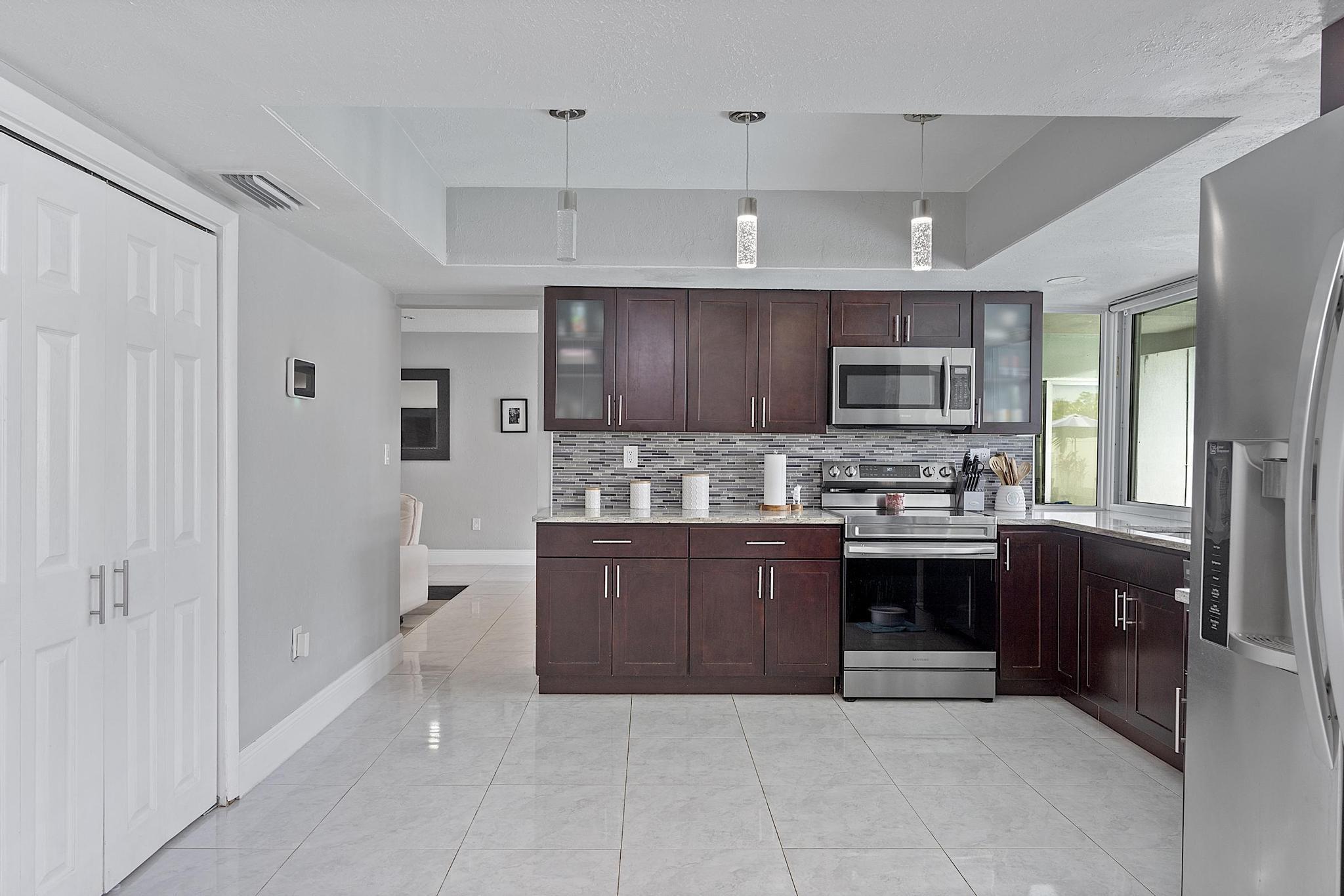 NOB HILL ESTATES 1 SEC - Residential