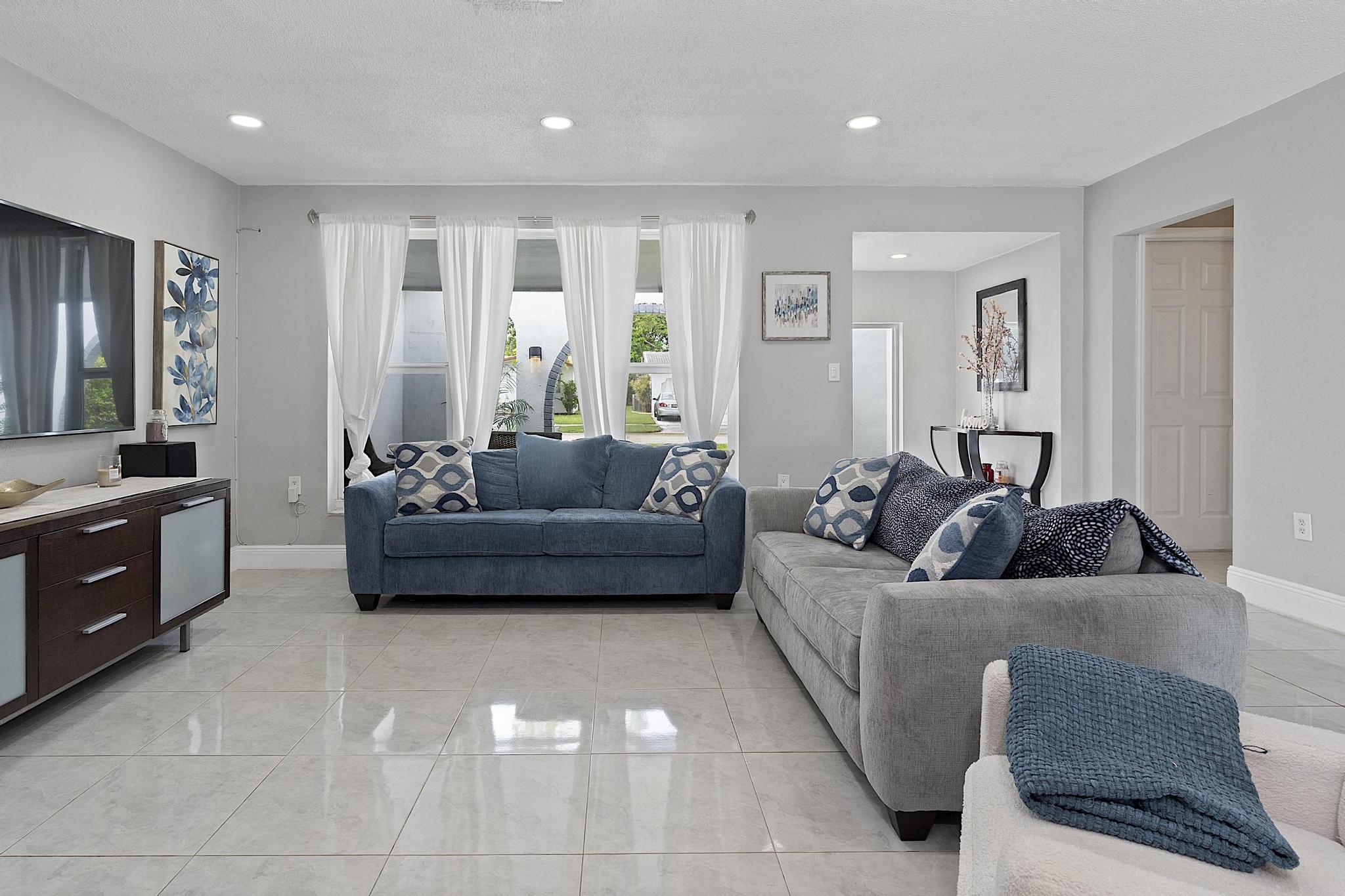 NOB HILL ESTATES 1 SEC - Residential