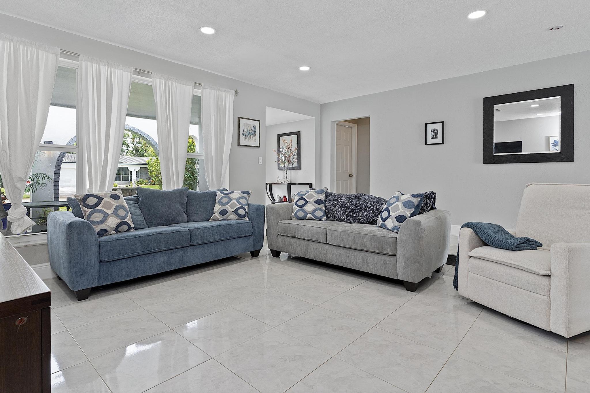NOB HILL ESTATES 1 SEC - Residential