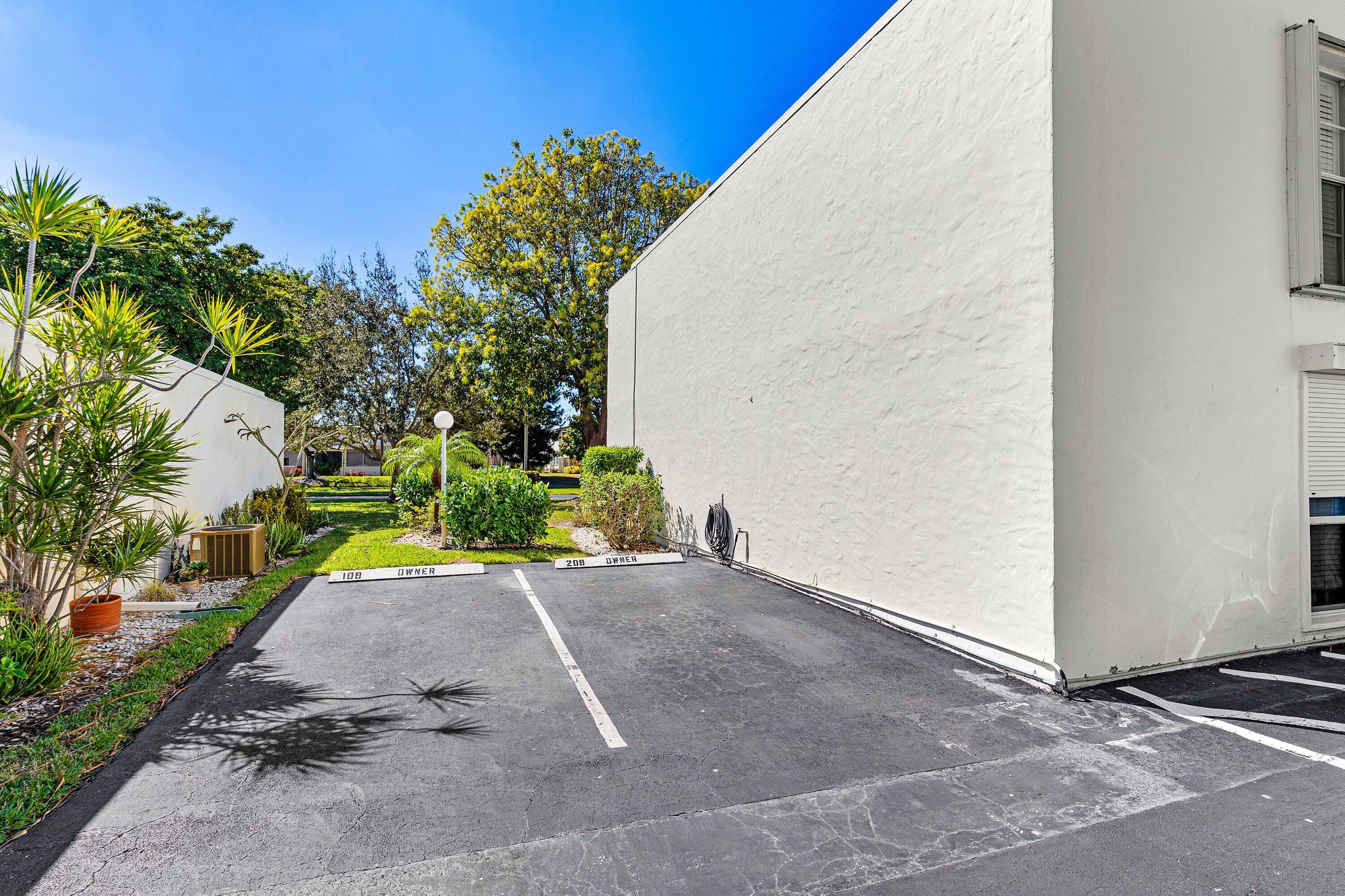 BOUNDBROOK CONDO S - Residential