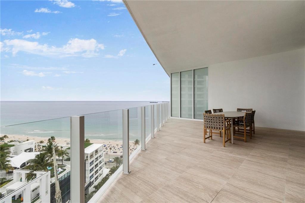 Four Seasons Residences - Residential