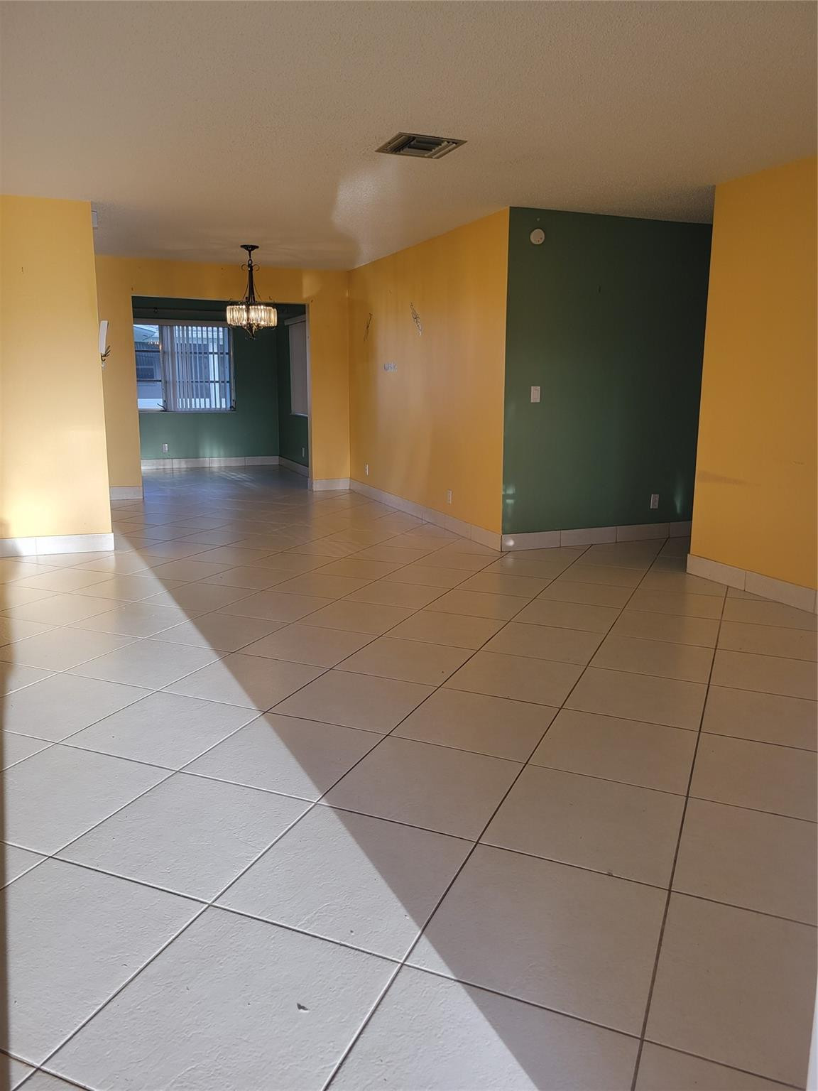 Lauderdale West 3 Sec 83- - Residential