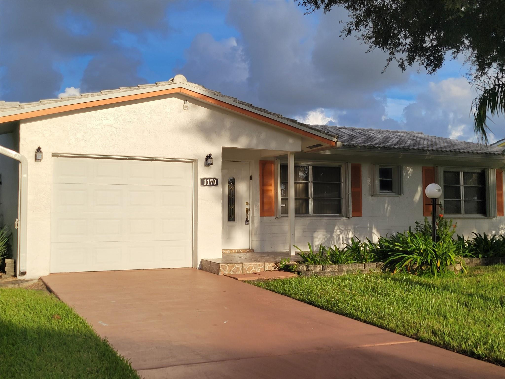 Experience this well kept, large split floor plan, single family home that has 2 bedrooms, 2 bathrooms, inclusive of a bonus room that may be used as an Office/Den, with an attached 1 car garage. Property has been beautifully updated including, bathrooms, and kitchen. Tile throughout, newer appliances, and recessed lighting. At least one tenant must be 55+. Amenities include: Fiber Optic HD TV & Internet, Courtesy Bus, and Lawn Service. CLUBHOUSE, 2 POOLS, TENNIS, POOL TABLES, PING PONG, CARD ROOMS, SHOWS, FITNESS CENTER & MUCH MORE. ASSOCIATION REQUIRES MINIMUM 720 CREDIT SCORE. EASY TO SHOW. THIS FANTASTIC HOME WILL NOT LAST! Request appointment through ShowingTime. 24-hours required, Tenant Occupied
