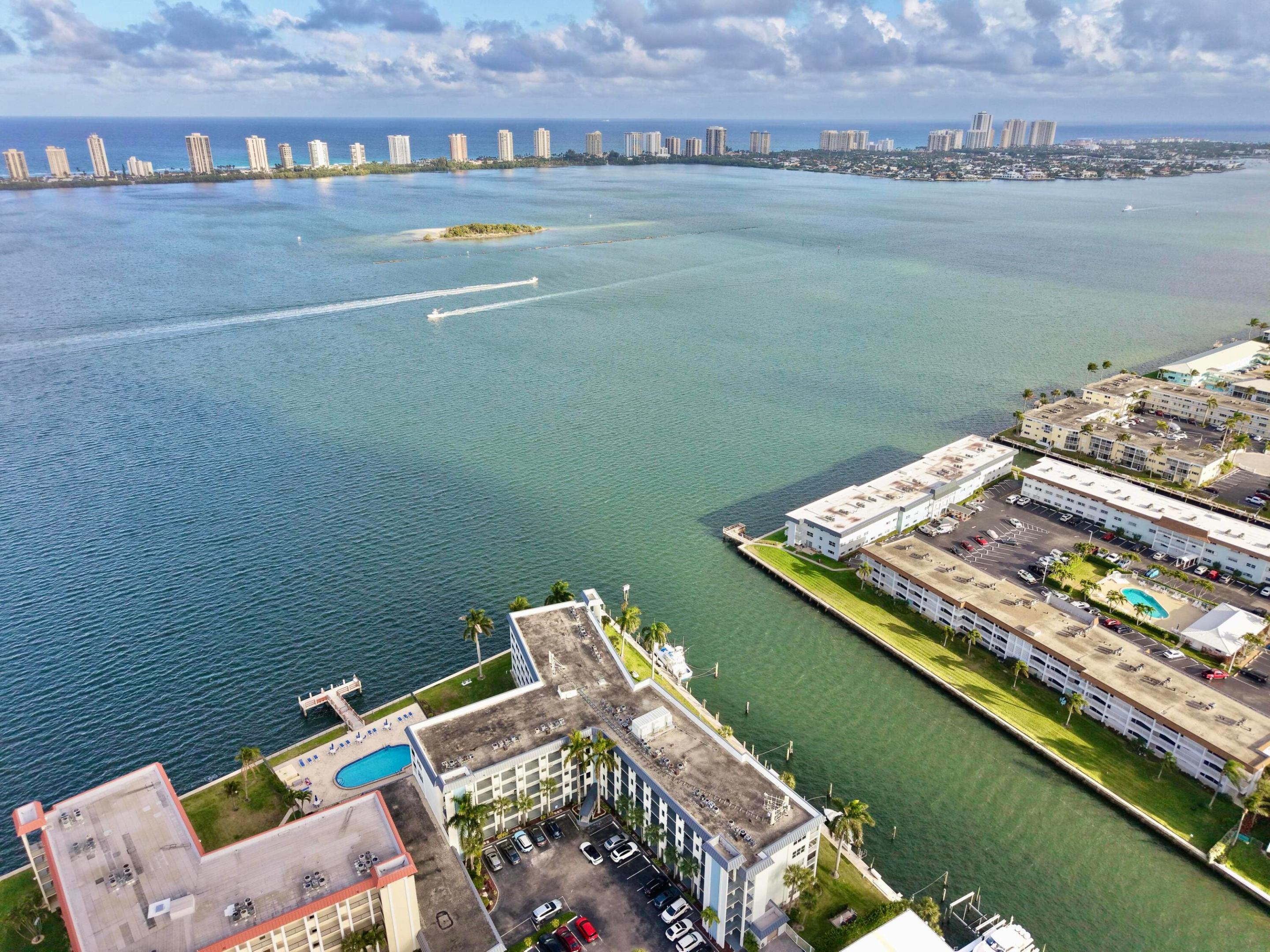 PARADISE HARBOUR CONDO - Residential