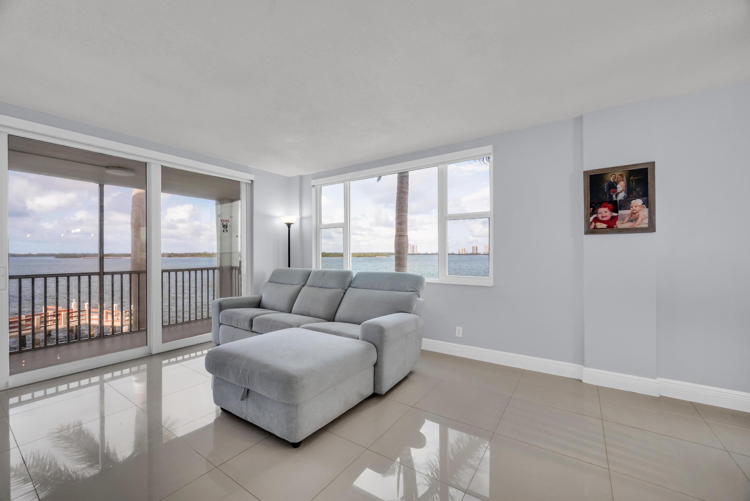 PARADISE HARBOUR CONDO - Residential