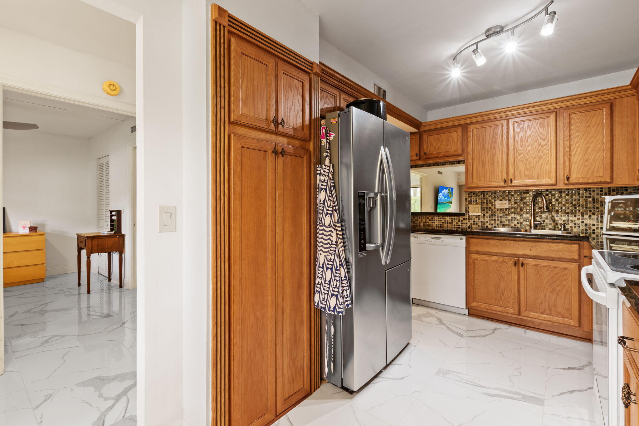 LAKESIDE CONDO 9 OF BANYAN SPRINGS - Residential