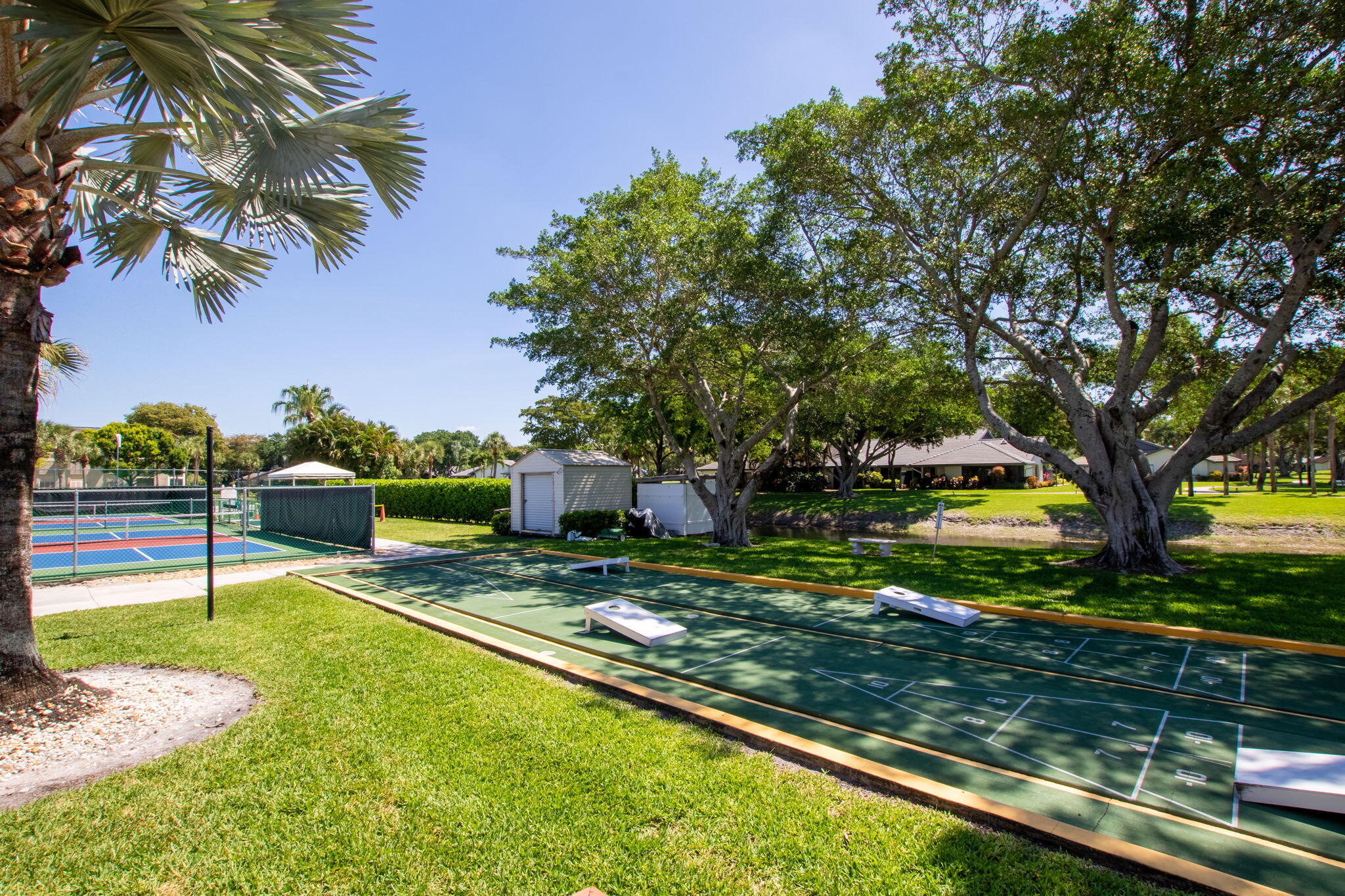 LAKESIDE CONDO 9 OF BANYAN SPRINGS - Residential