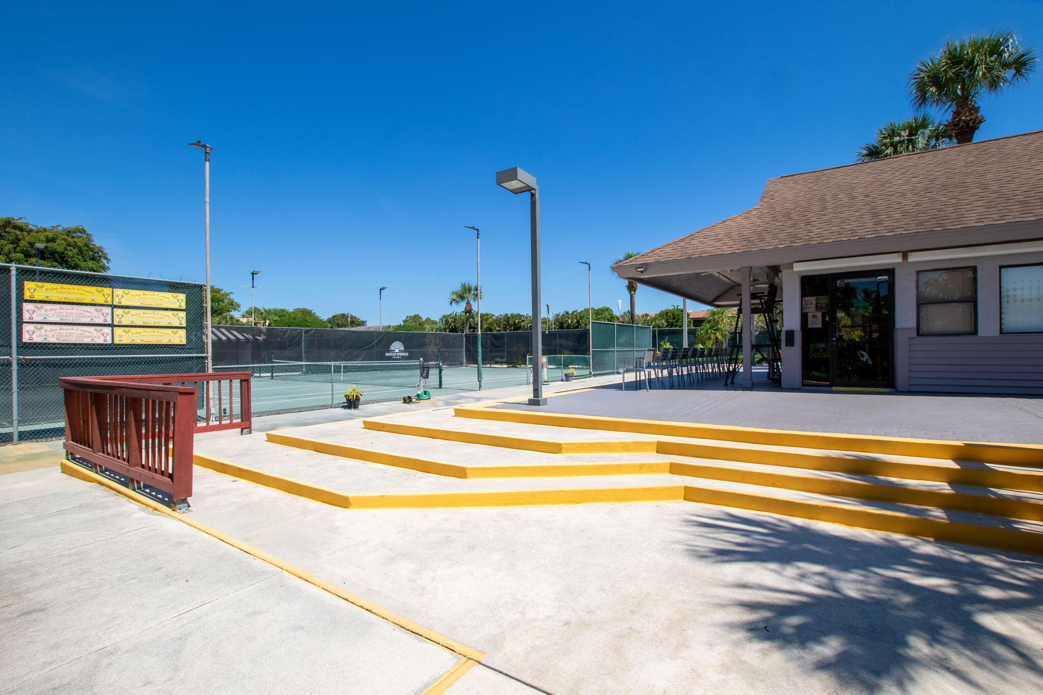 LAKESIDE CONDO 9 OF BANYAN SPRINGS - Residential