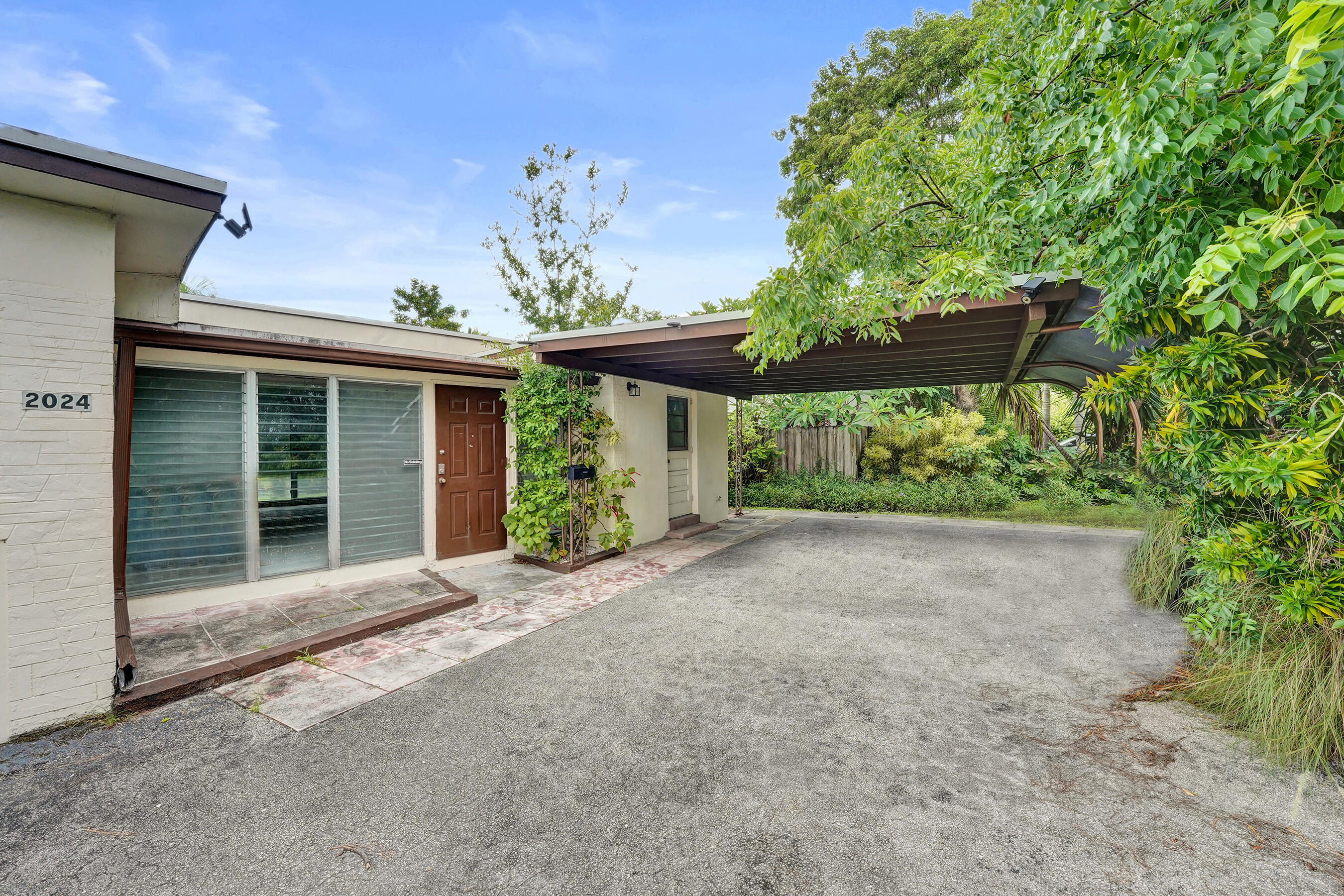 CORAL GARDENS - Residential