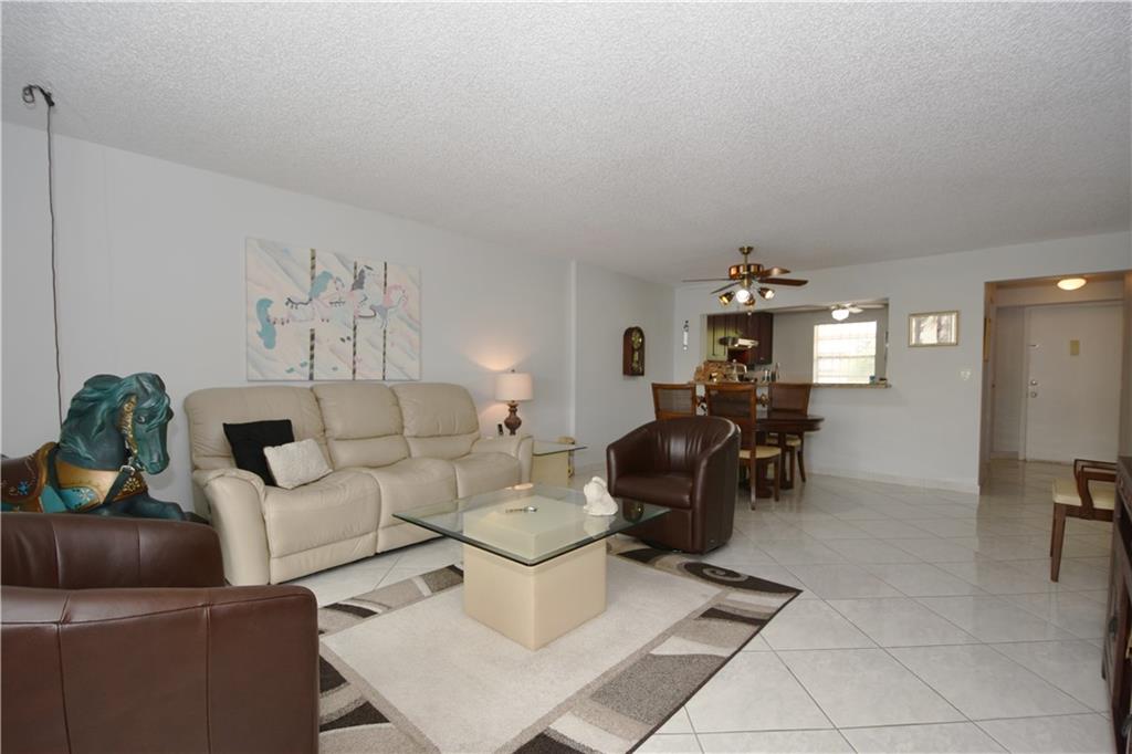 Meadowbrook Lakes View - Residential
