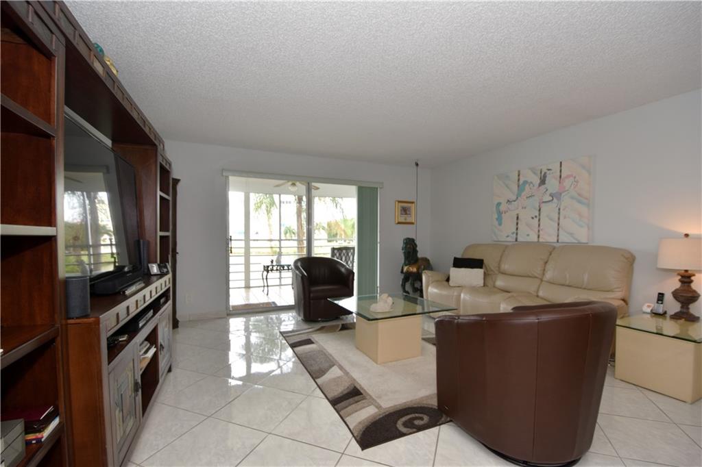 Meadowbrook Lakes View - Residential