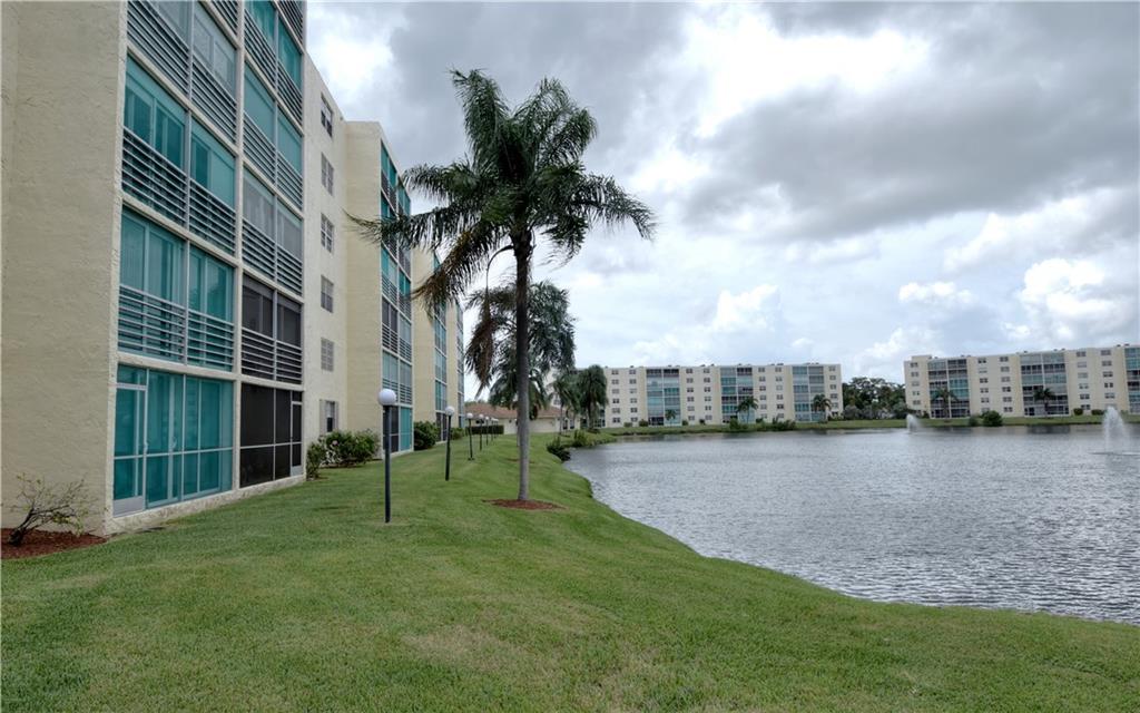 Meadowbrook Lakes View - Residential