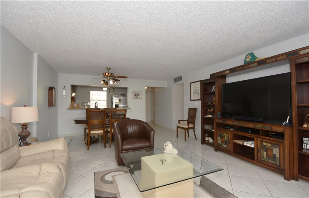Meadowbrook Lakes View - Residential