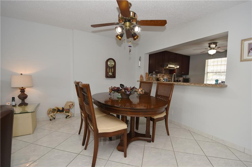 Meadowbrook Lakes View - Residential