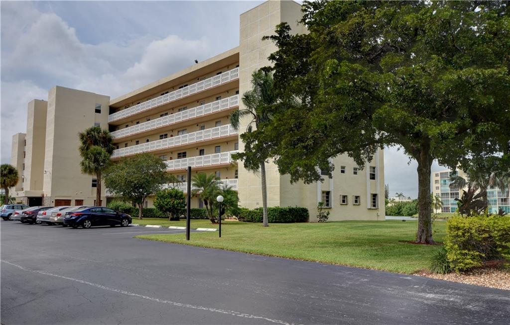 Meadowbrook Lakes View - Residential