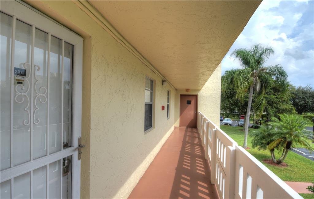 Meadowbrook Lakes View - Residential