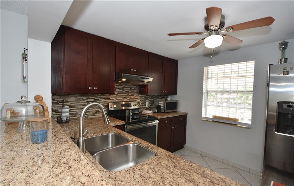 Meadowbrook Lakes View - Residential