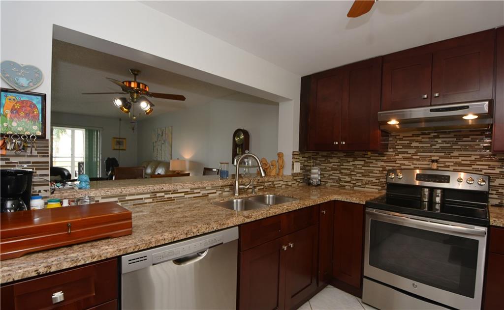 Meadowbrook Lakes View - Residential