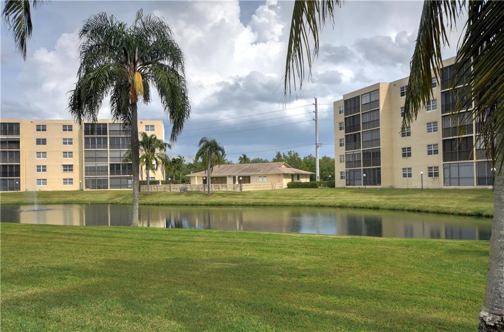 Meadowbrook Lakes View - Residential