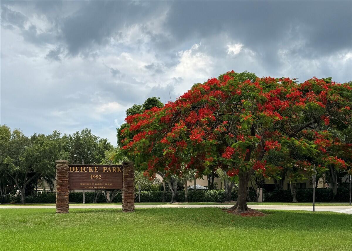 BRIDGEWATER AT PLANTATION - Residential