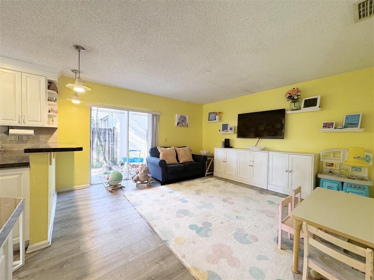 BRIDGEWATER AT PLANTATION - Residential