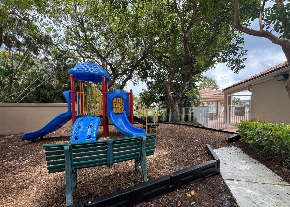 BRIDGEWATER AT PLANTATION - Residential