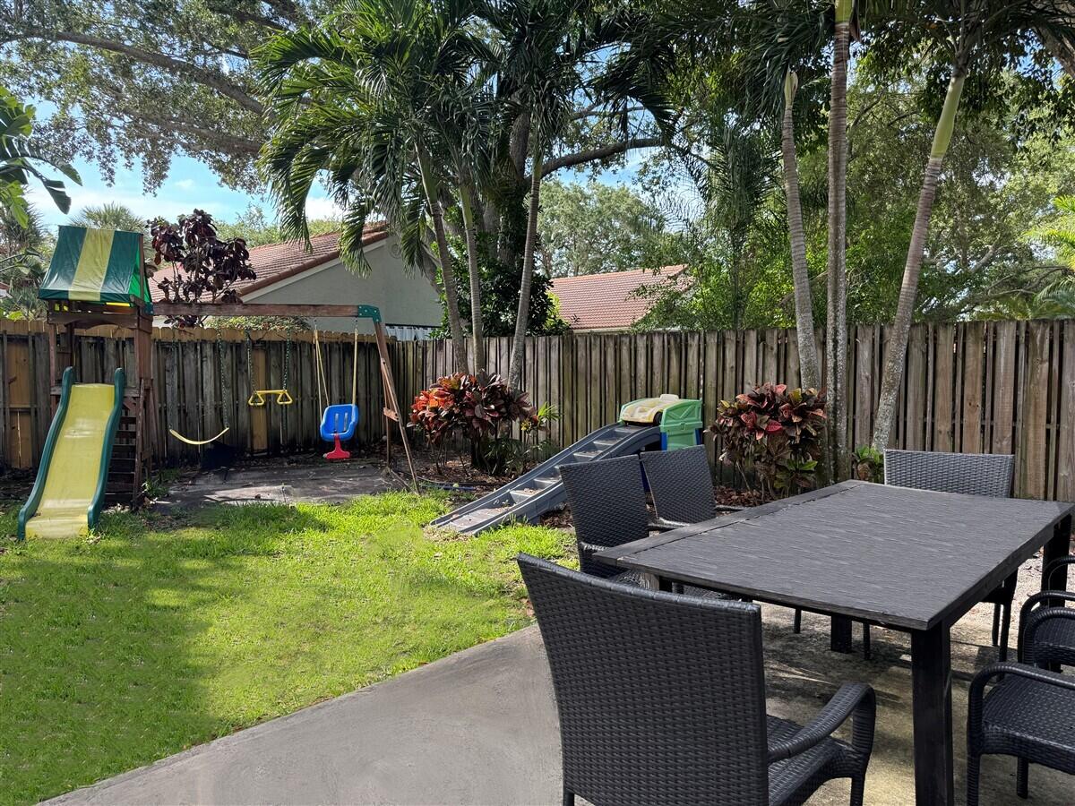 BRIDGEWATER AT PLANTATION - Residential