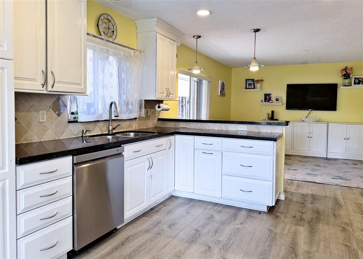 BRIDGEWATER AT PLANTATION - Residential