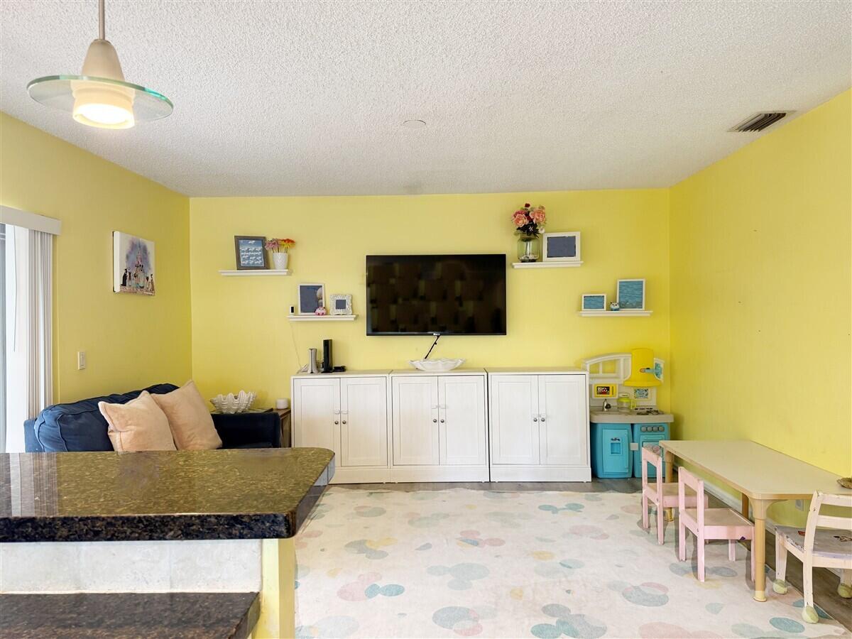 BRIDGEWATER AT PLANTATION - Residential