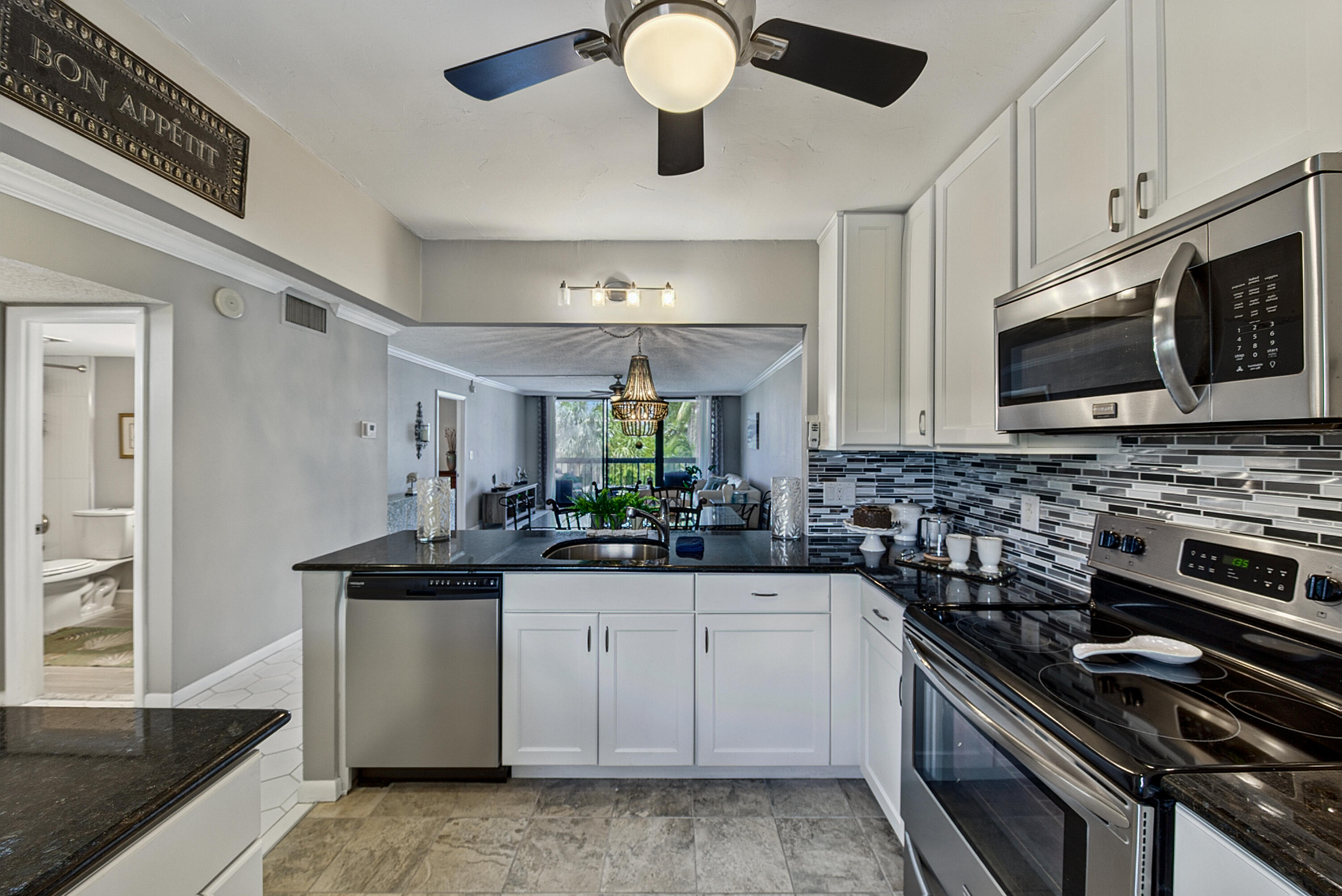 CORAL TOWERS CONDO - Residential