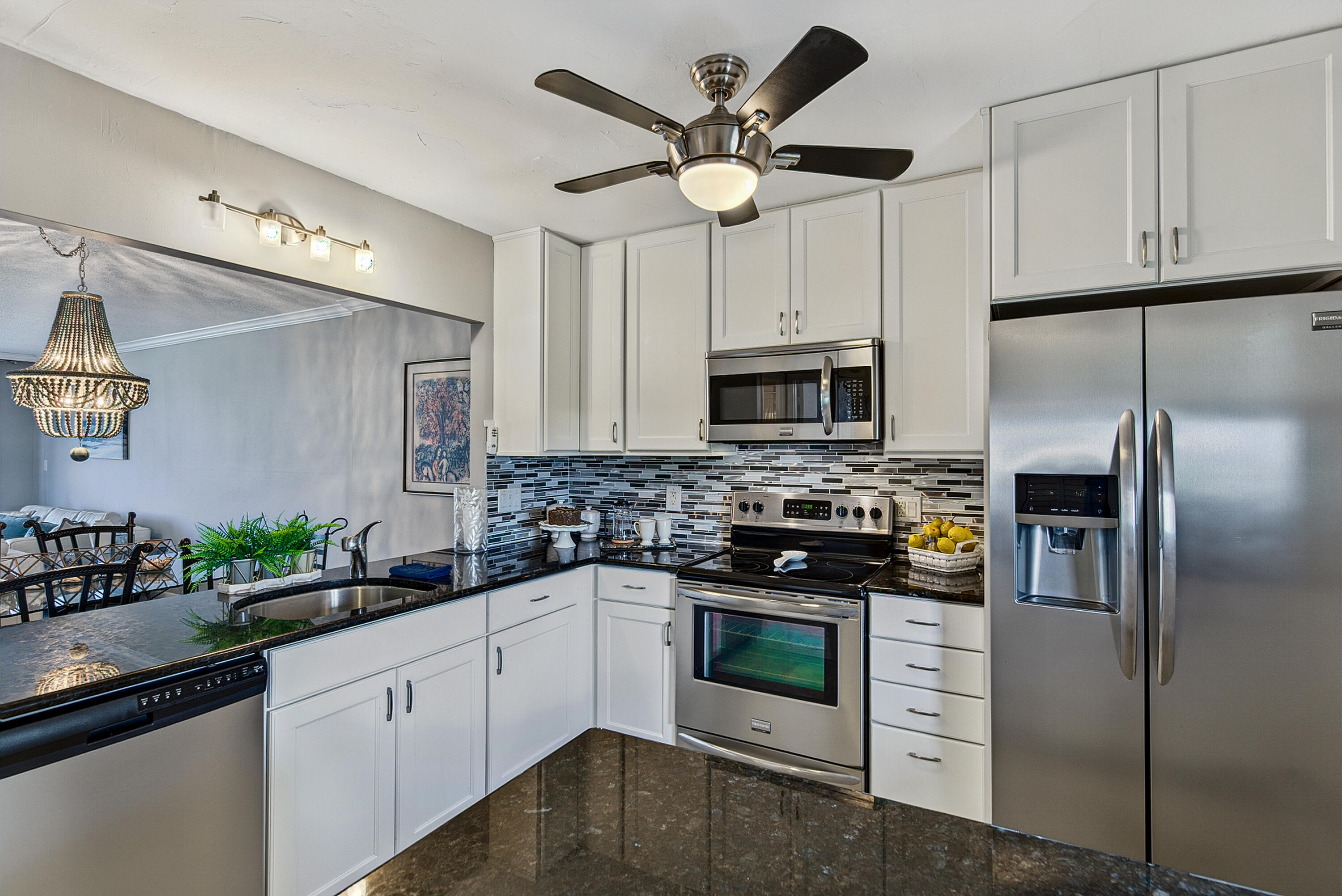 CORAL TOWERS CONDO - Residential
