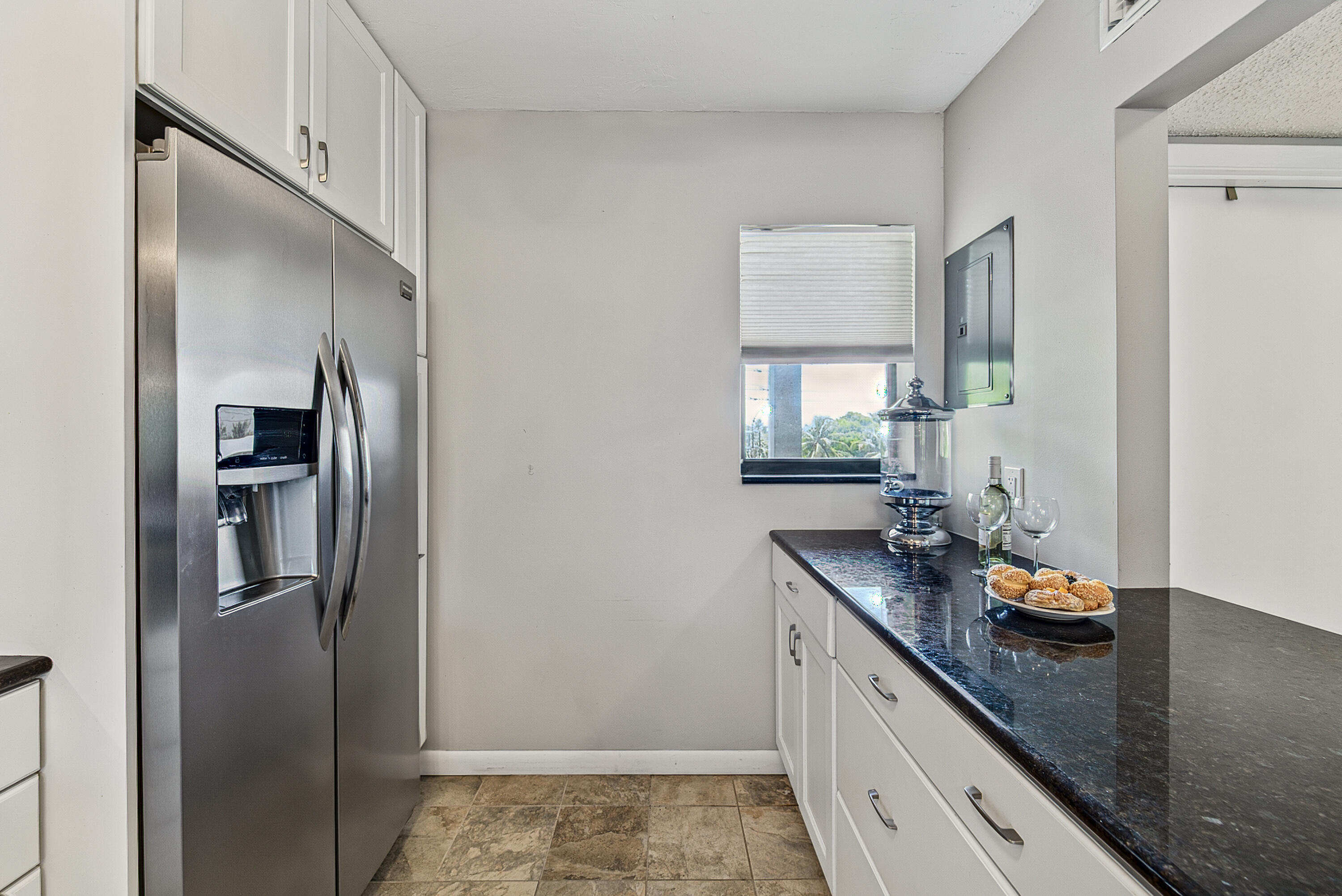 CORAL TOWERS CONDO - Residential