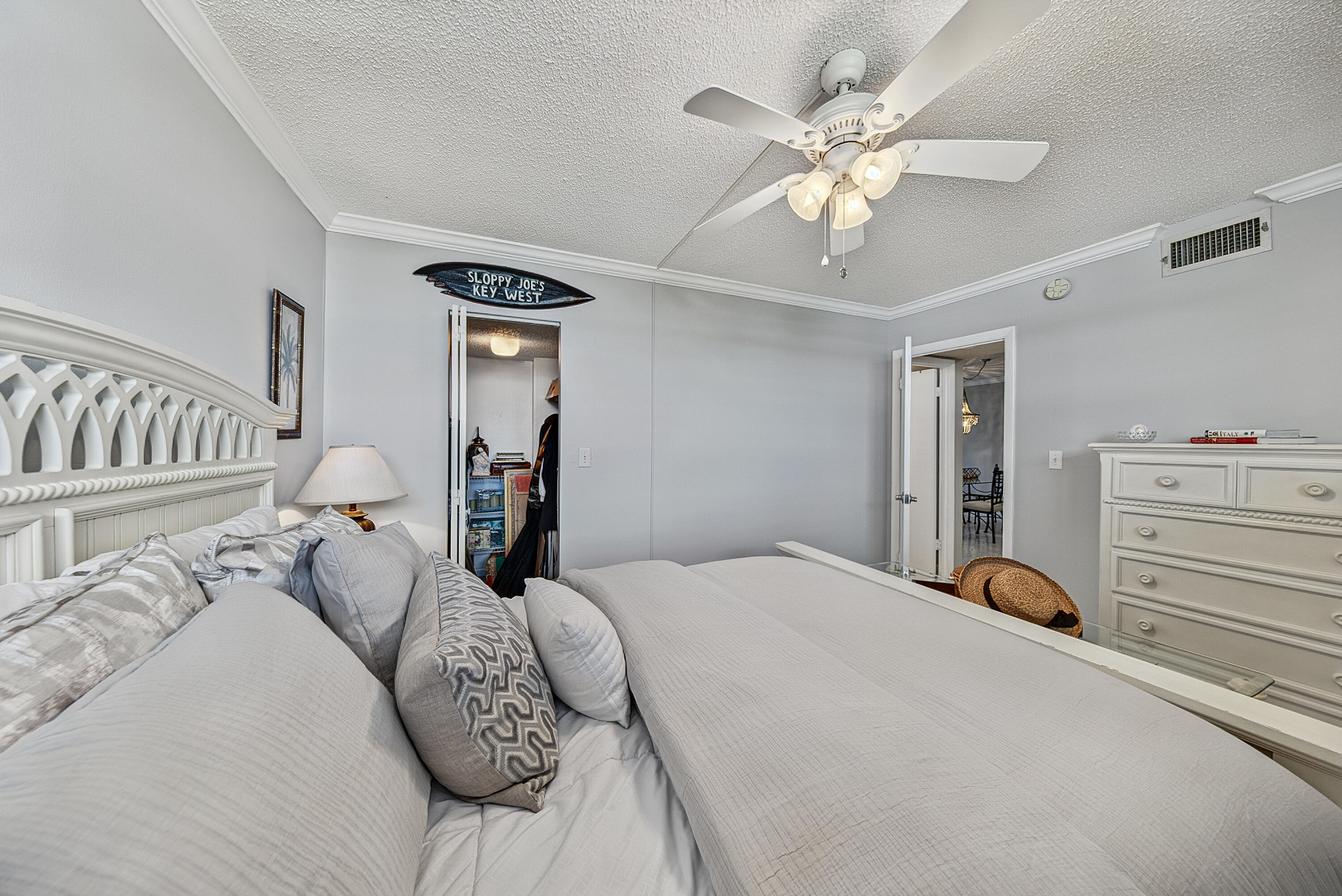 CORAL TOWERS CONDO - Residential