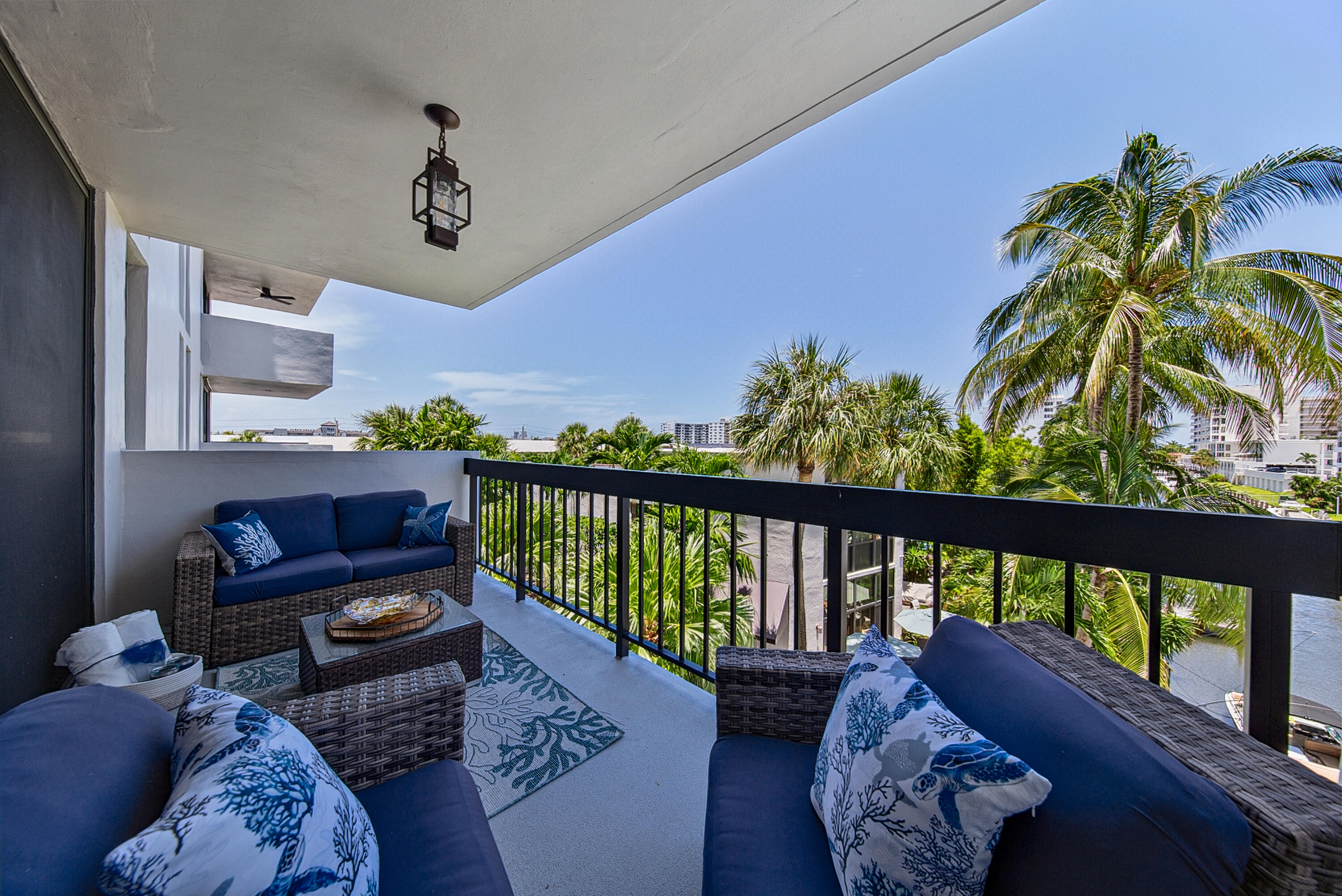 CORAL TOWERS CONDO - Residential