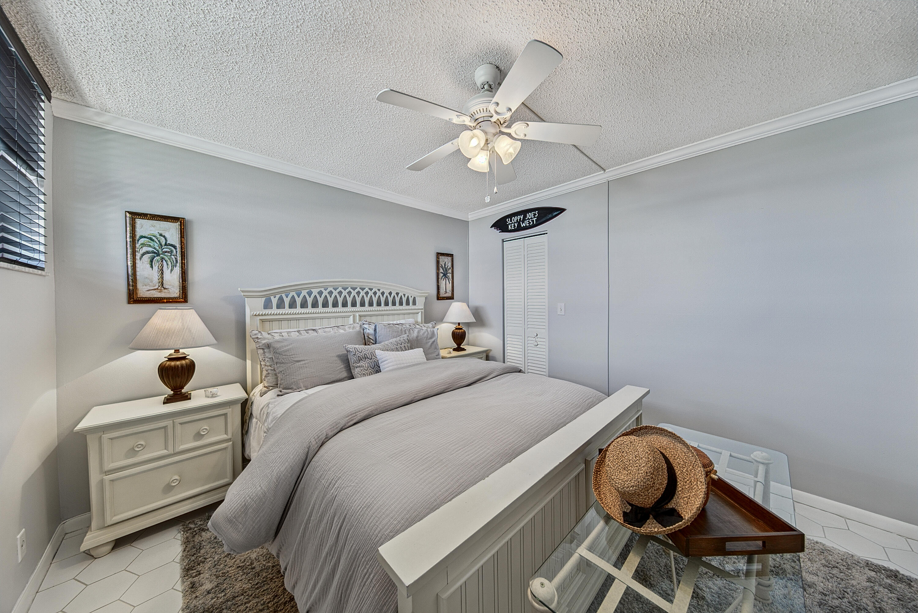 CORAL TOWERS CONDO - Residential