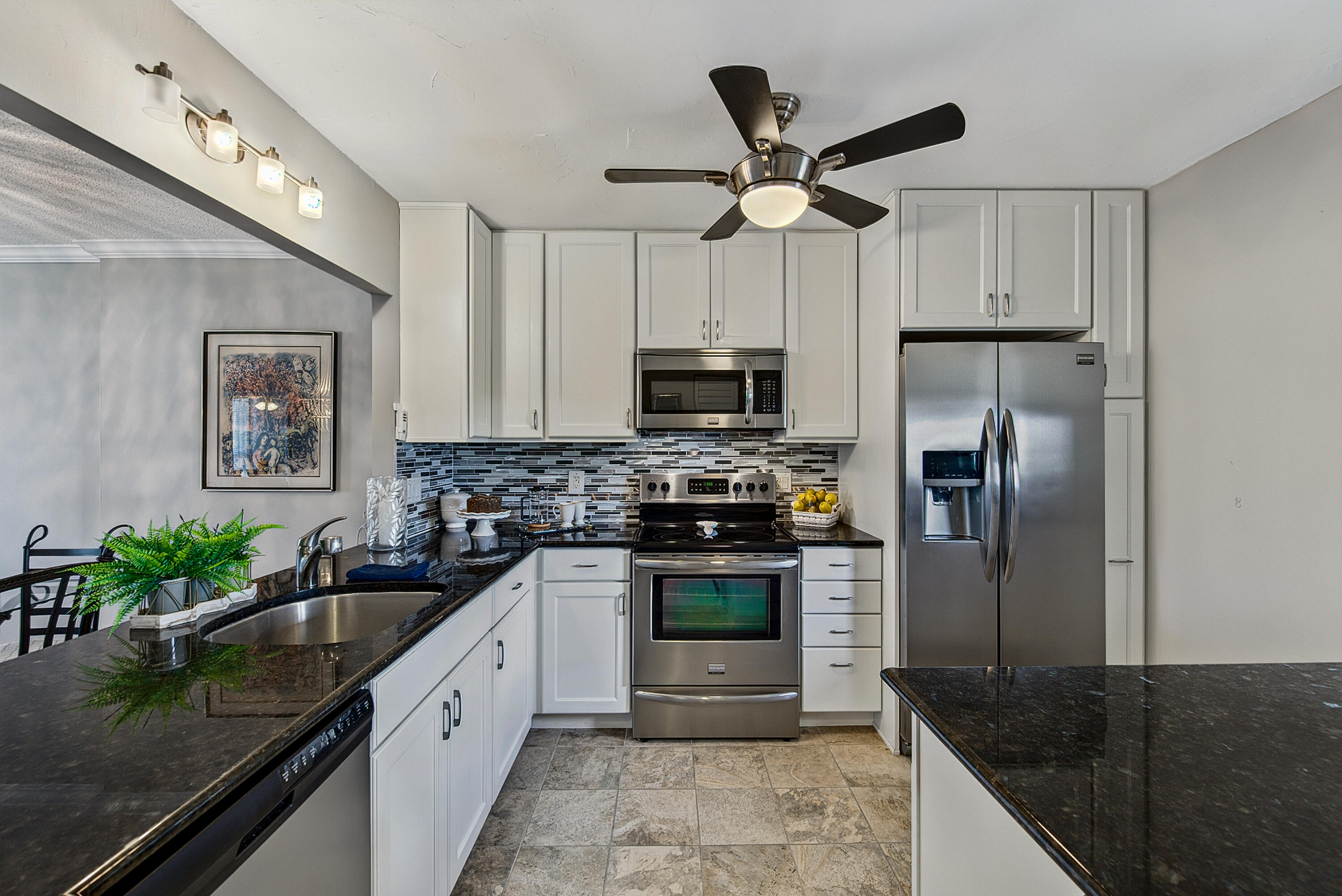 CORAL TOWERS CONDO - Residential