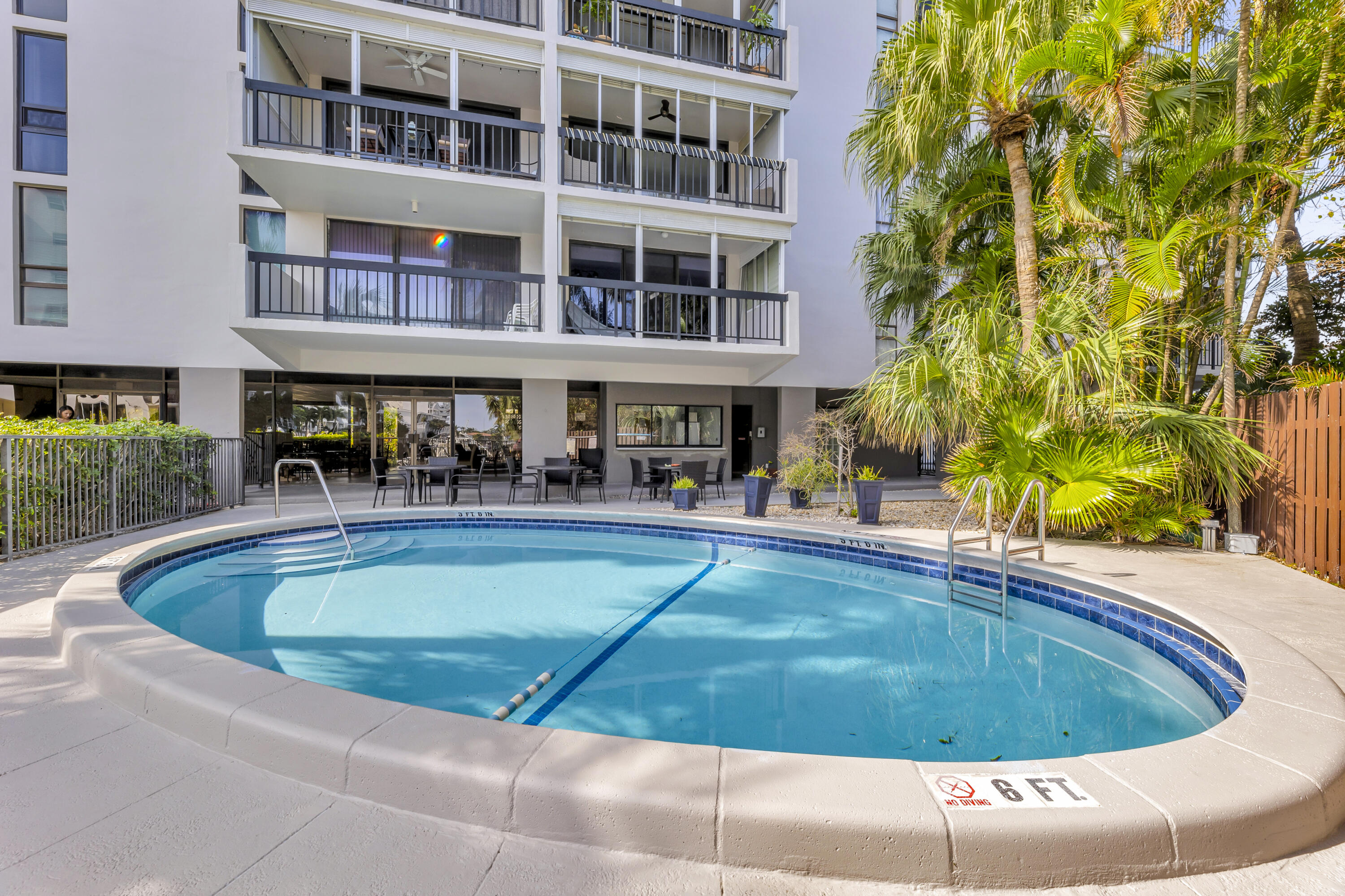 CORAL TOWERS CONDO - Residential