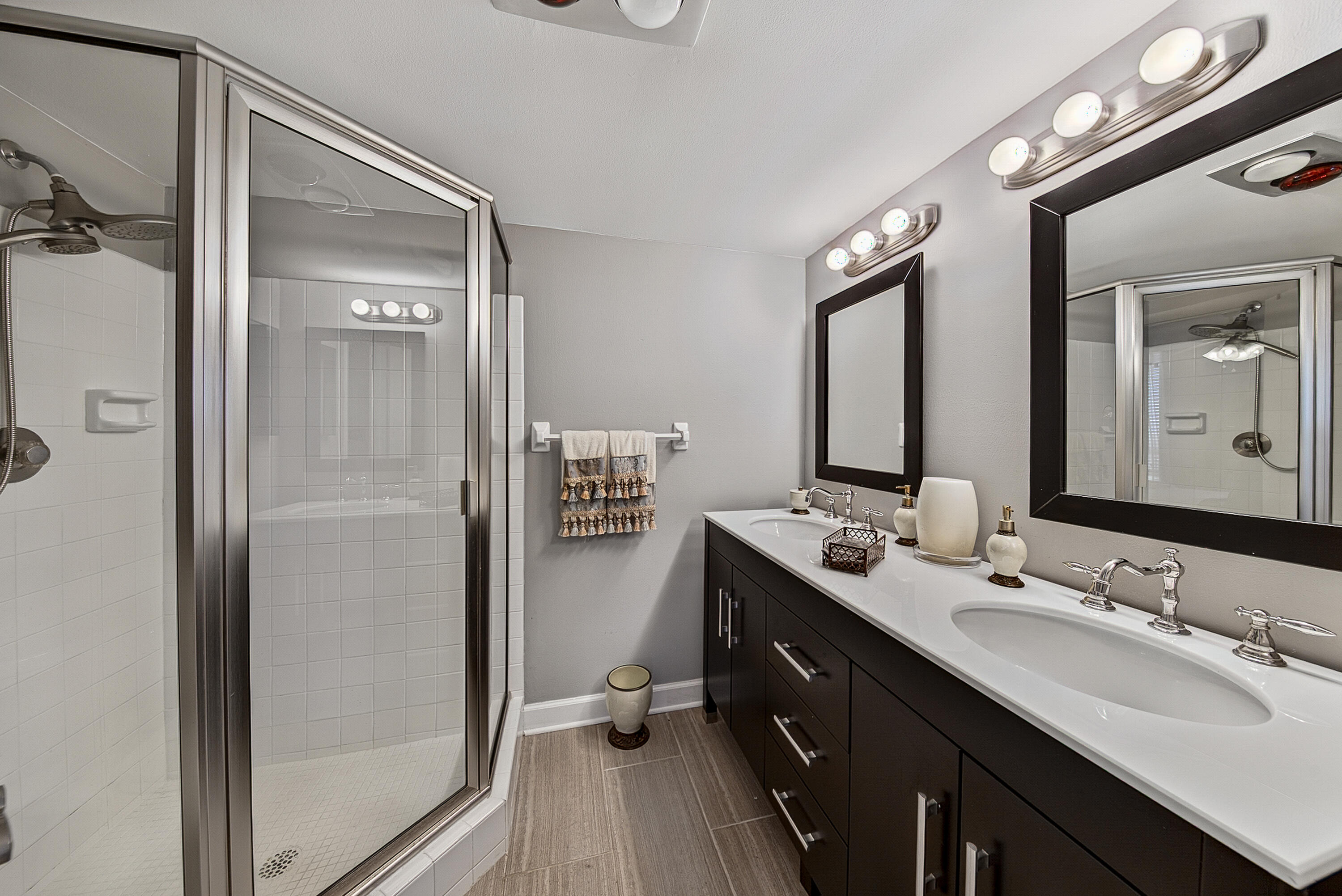 CORAL TOWERS CONDO - Residential