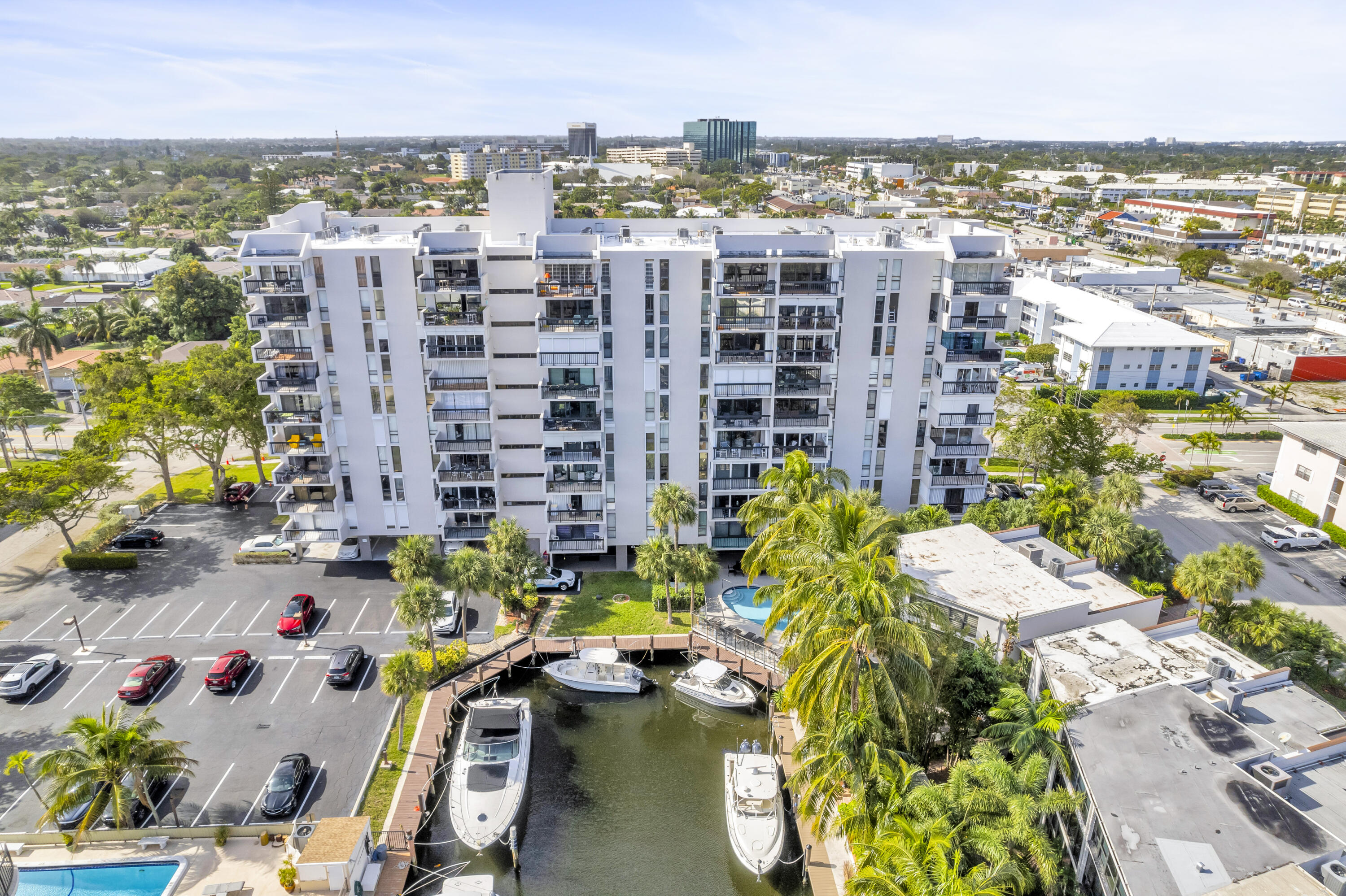 CORAL TOWERS CONDO - Residential