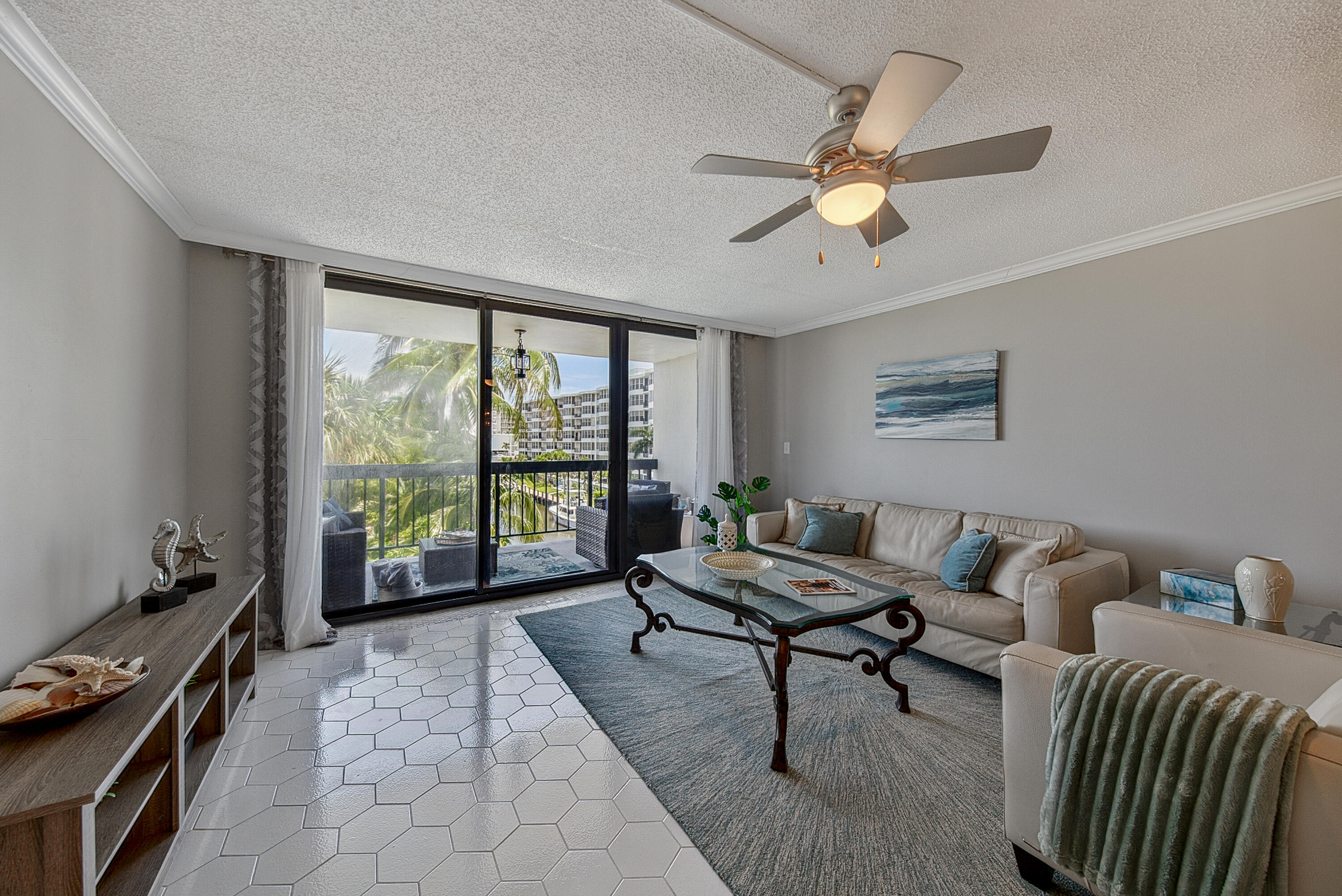 CORAL TOWERS CONDO - Residential