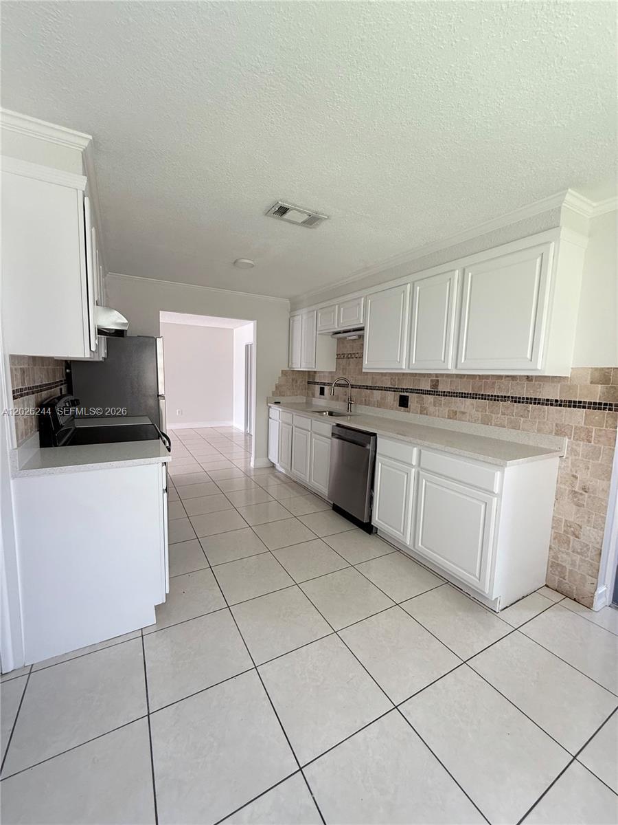 SANDALFOOT COVE SEC 5 - Residential Lease