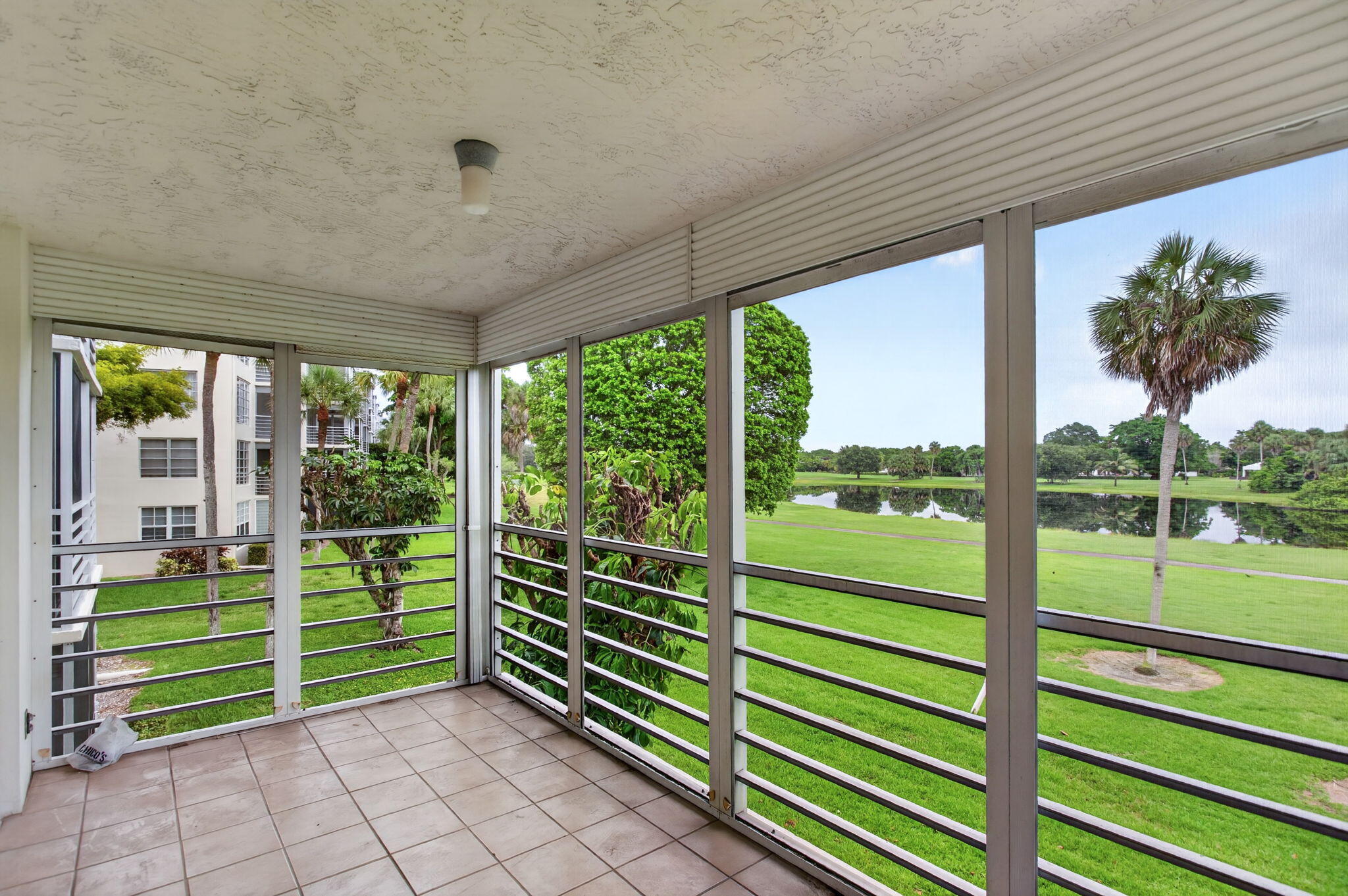NO 124 PALM-AIRE COUNTRY CLUB - Residential