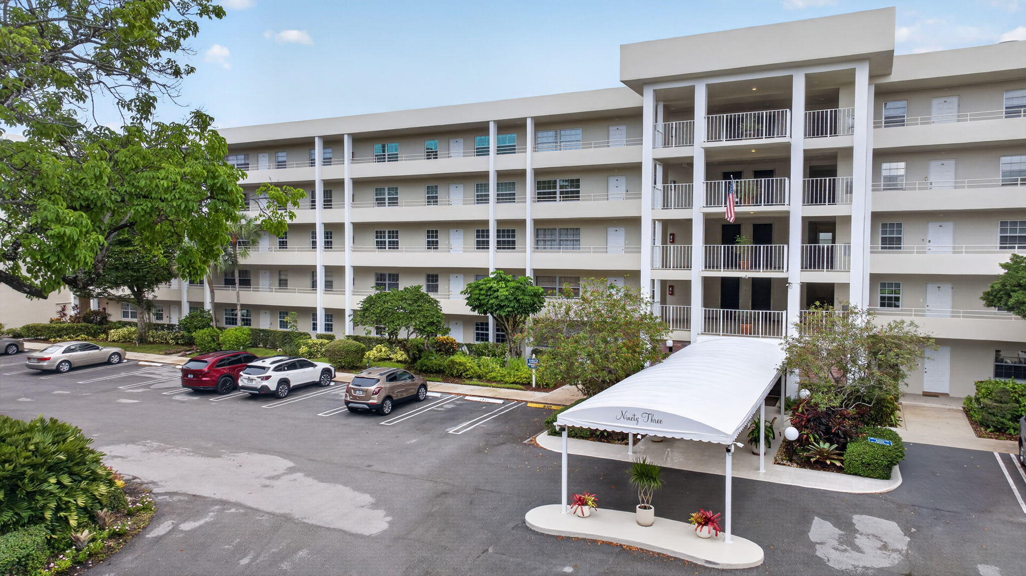 NO 124 PALM-AIRE COUNTRY CLUB - Residential