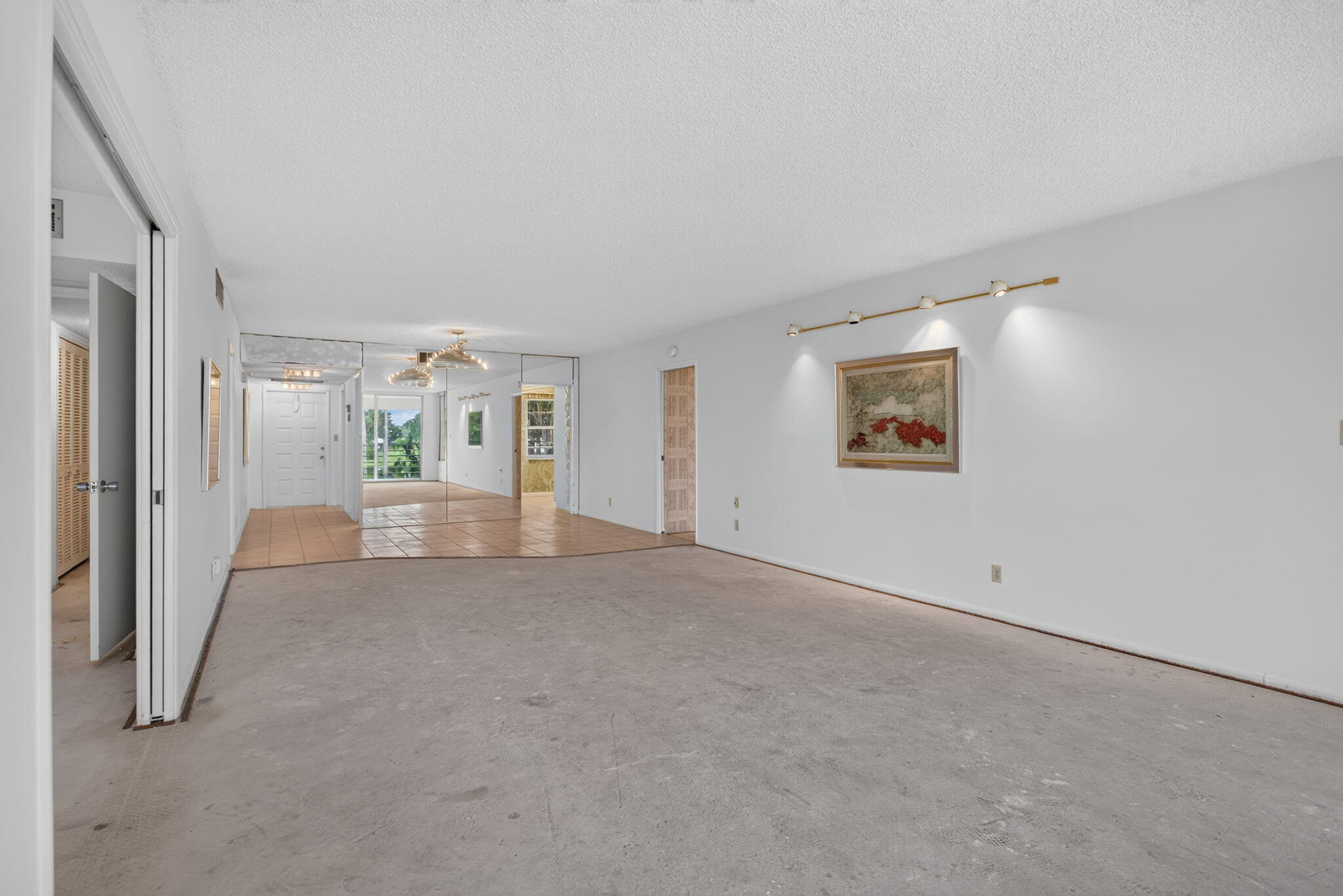 NO 124 PALM-AIRE COUNTRY CLUB - Residential