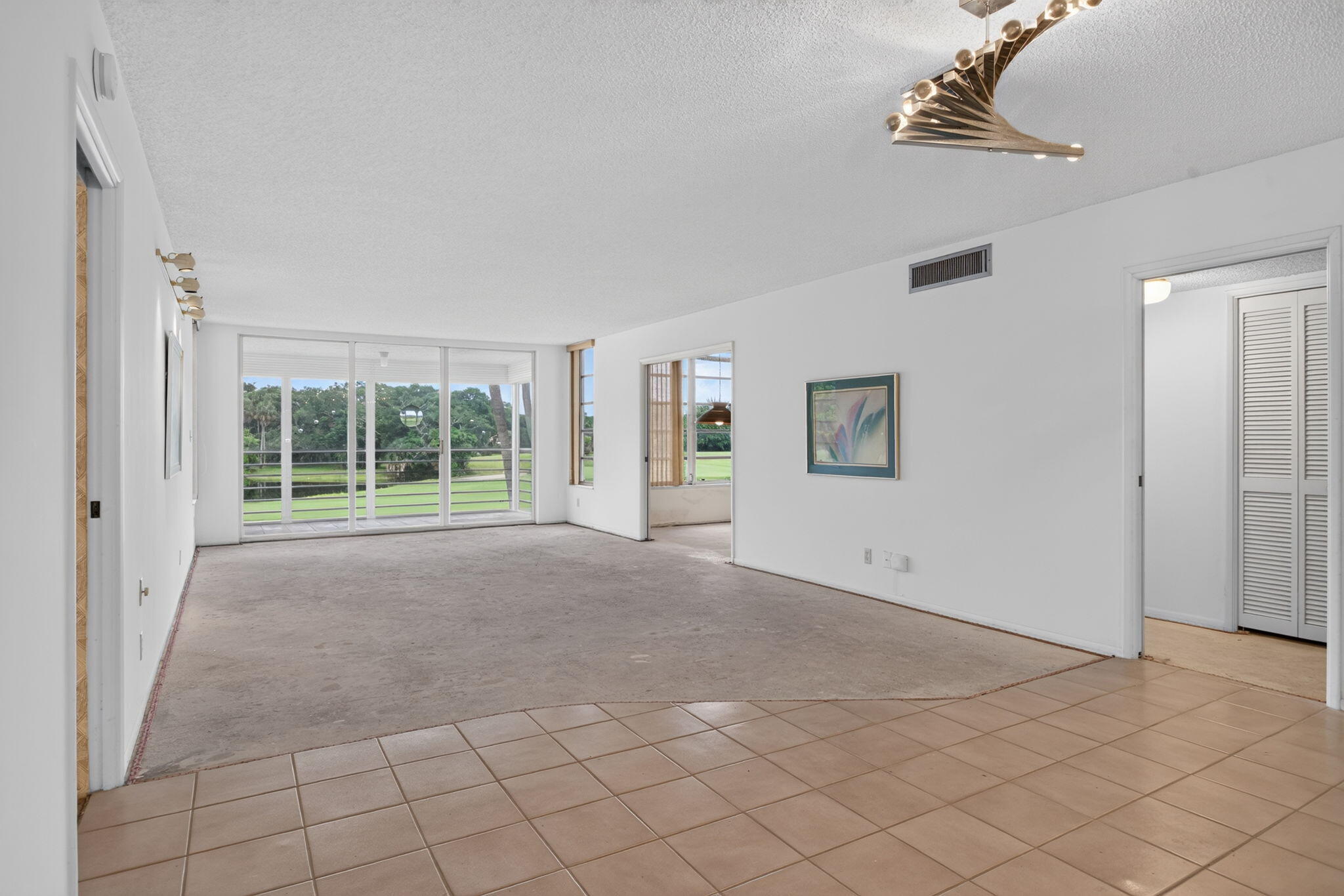 NO 124 PALM-AIRE COUNTRY CLUB - Residential