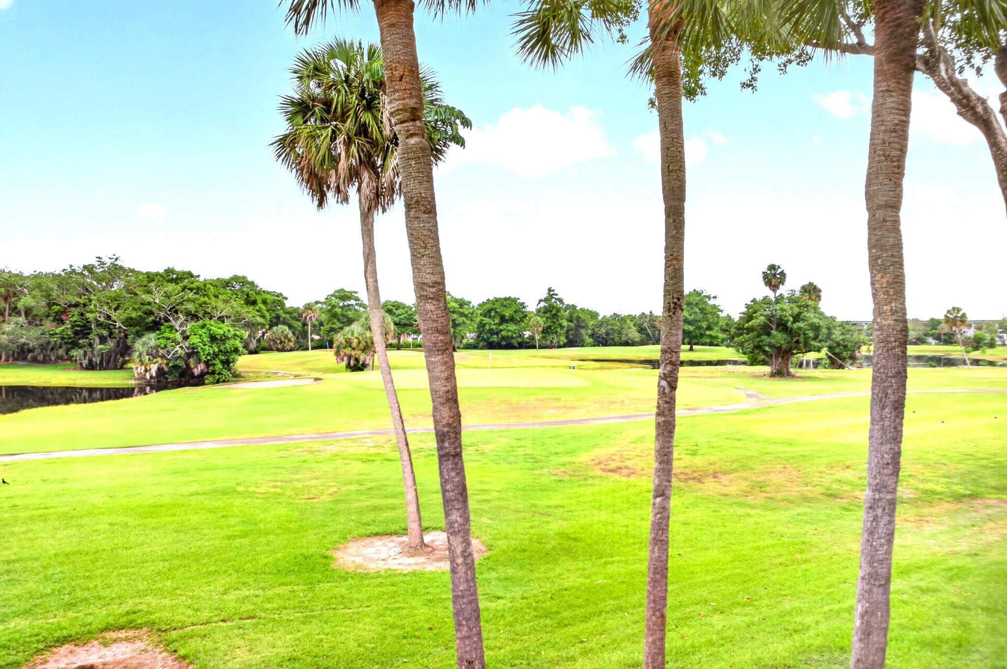 NO 124 PALM-AIRE COUNTRY CLUB - Residential