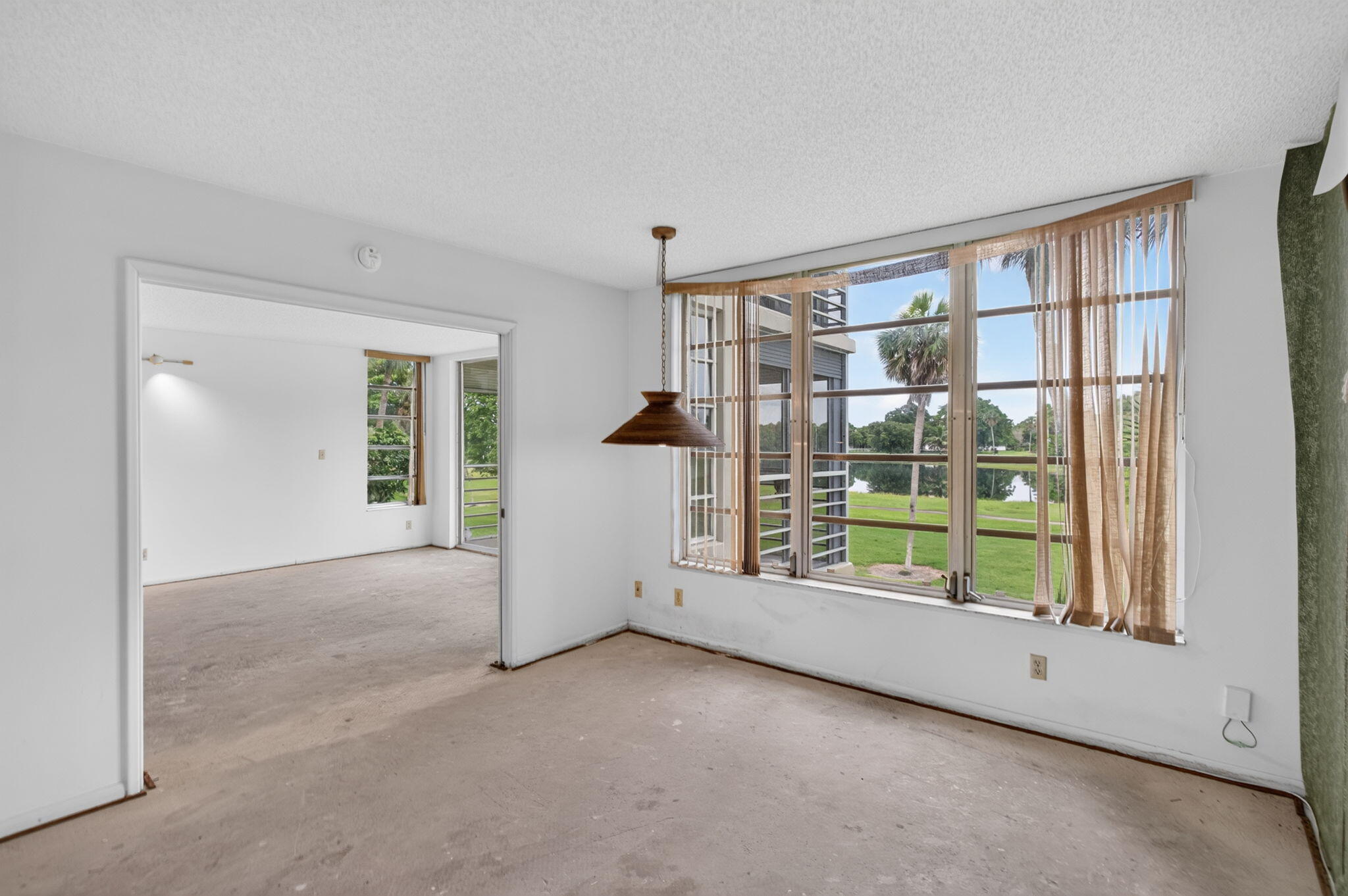 NO 124 PALM-AIRE COUNTRY CLUB - Residential